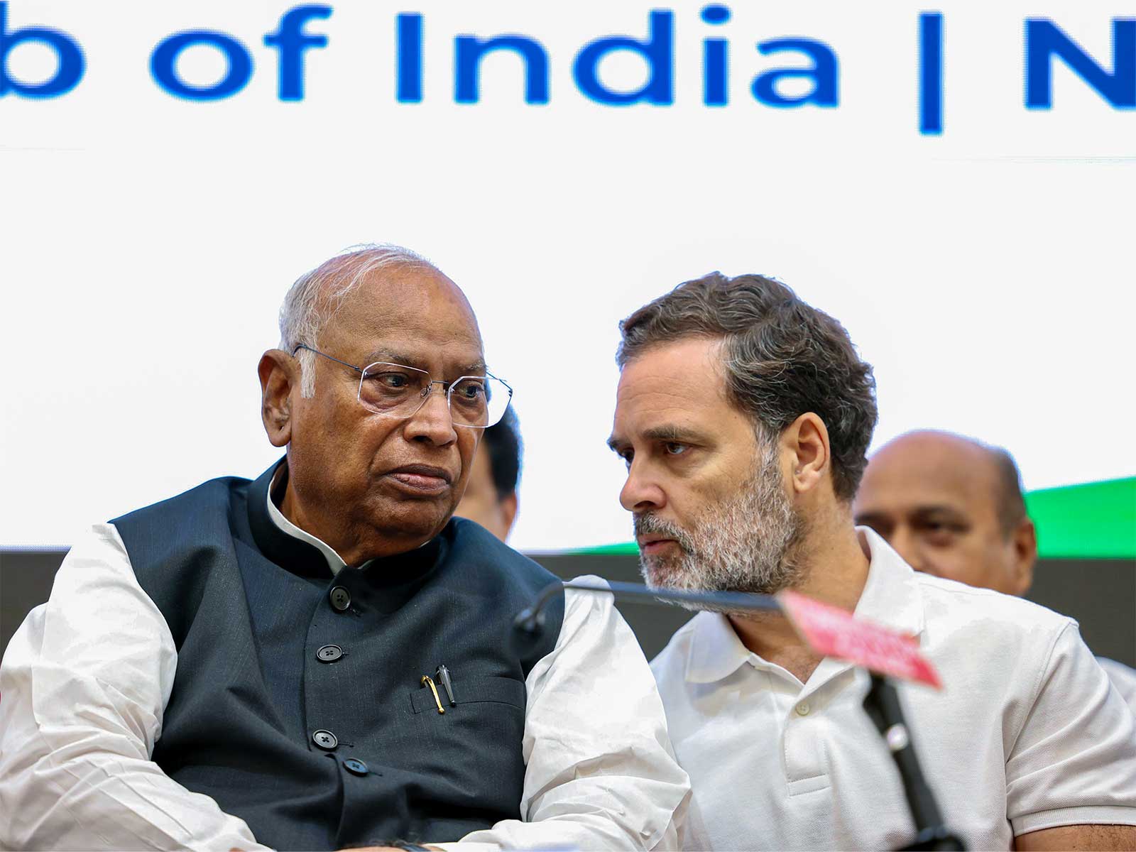 Congress National President and Rajya Sabha LoP Mallikarjun Kharge and Lok Sabha LoP Rahul Gandhi (File Photo/ANI)