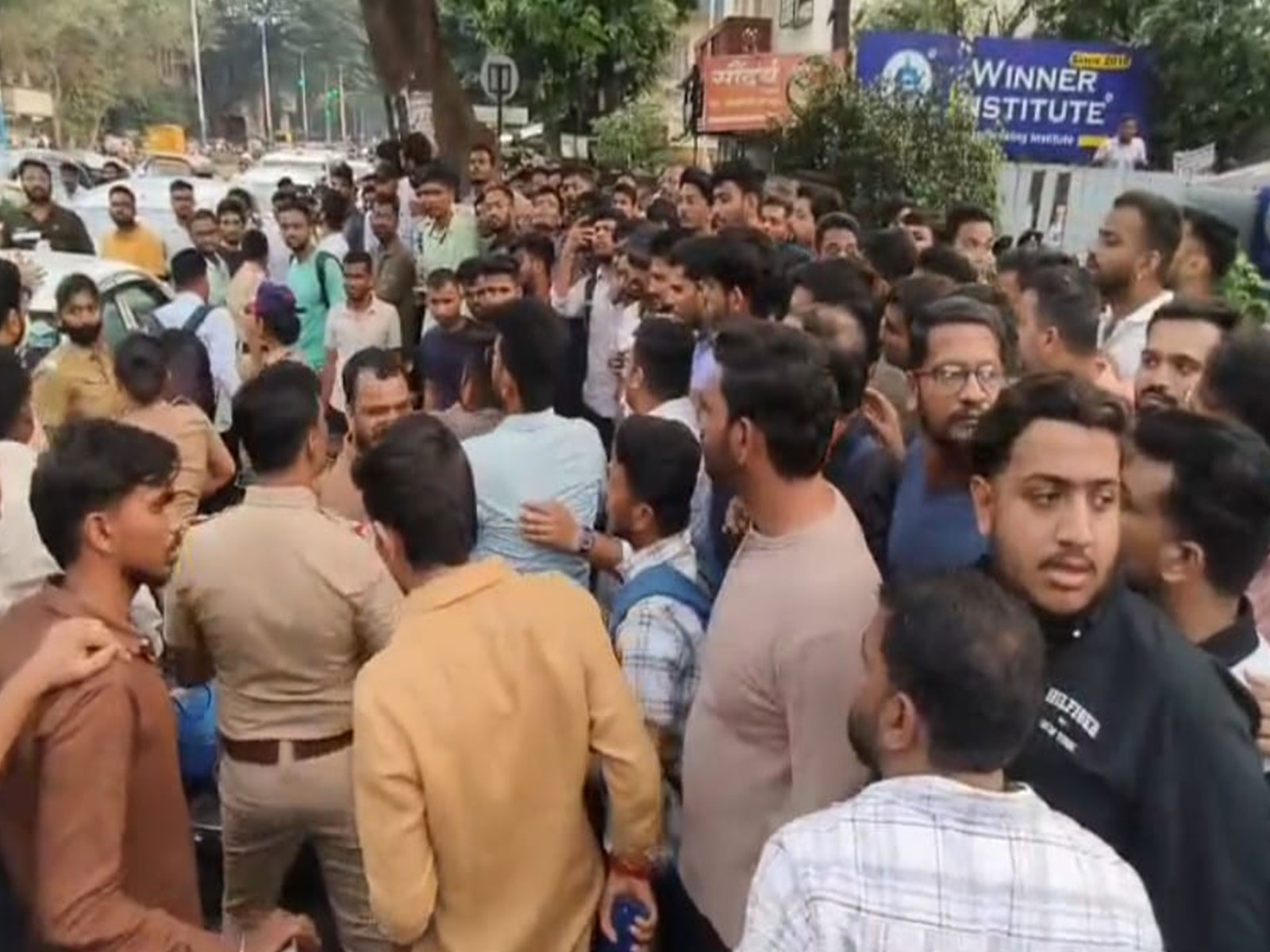 Maharashtra Public Service Commission (MPSC) aspirants protest (Photo/ANI)