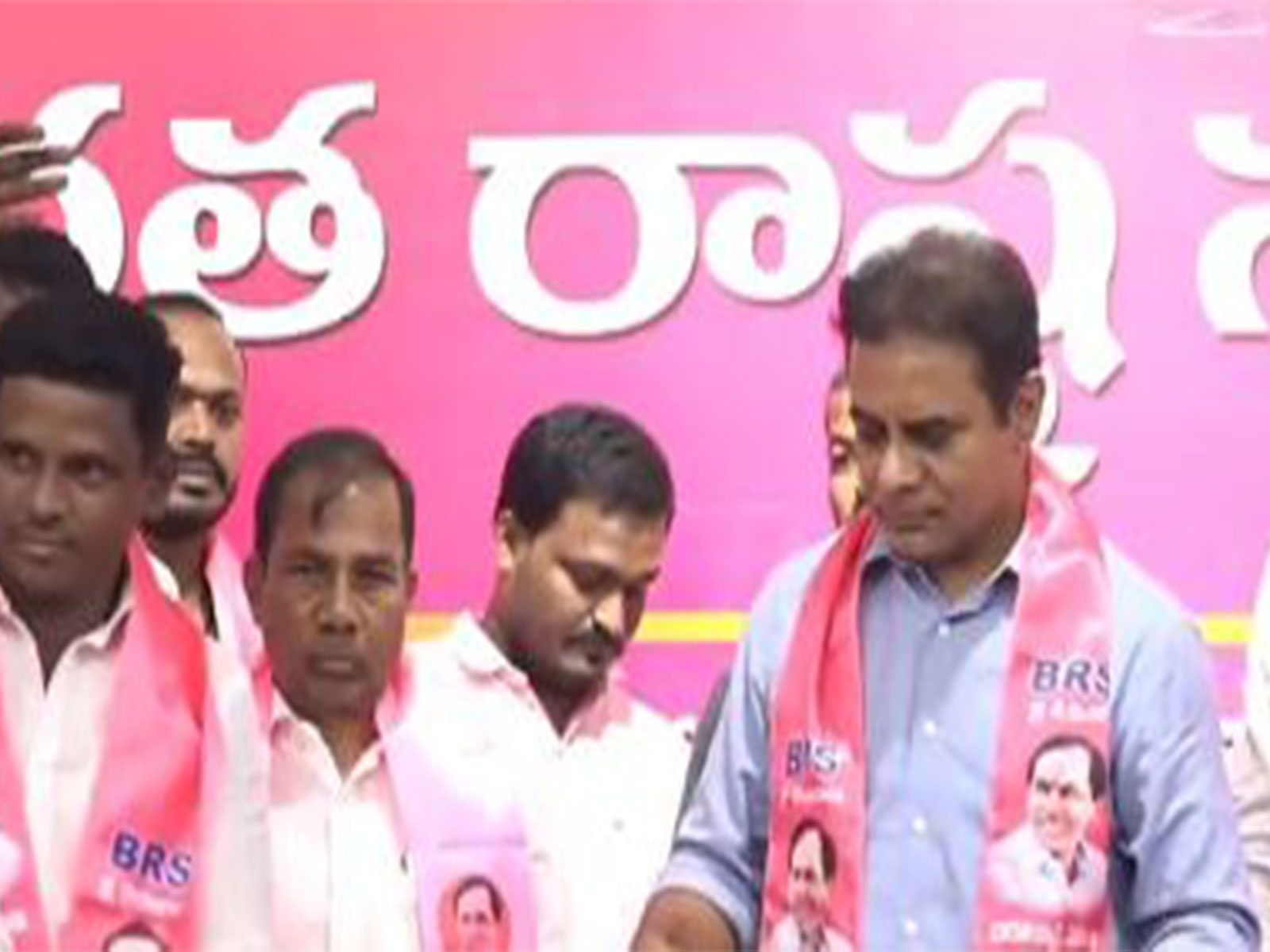 Congress, BJP leaders join BRS (Photo/BRS) 