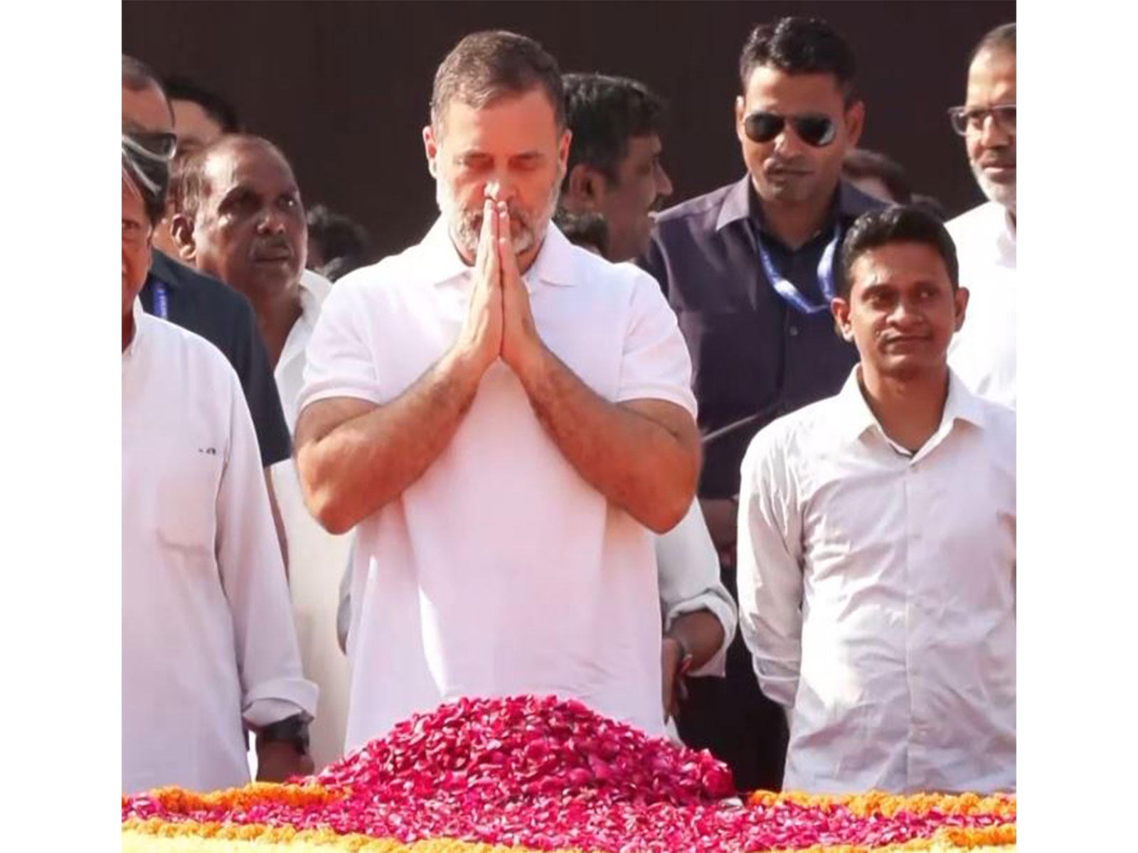 Leader of Opposition in Lok Sabha Rahul Gandhi at Vijay Ghat (Photo/ANI)