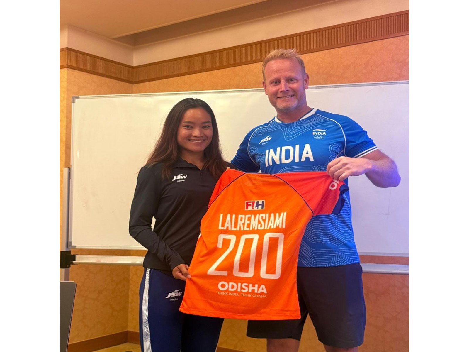 Lalremsiami with coach Sjoerd Marijne. (Photo: HI Media)