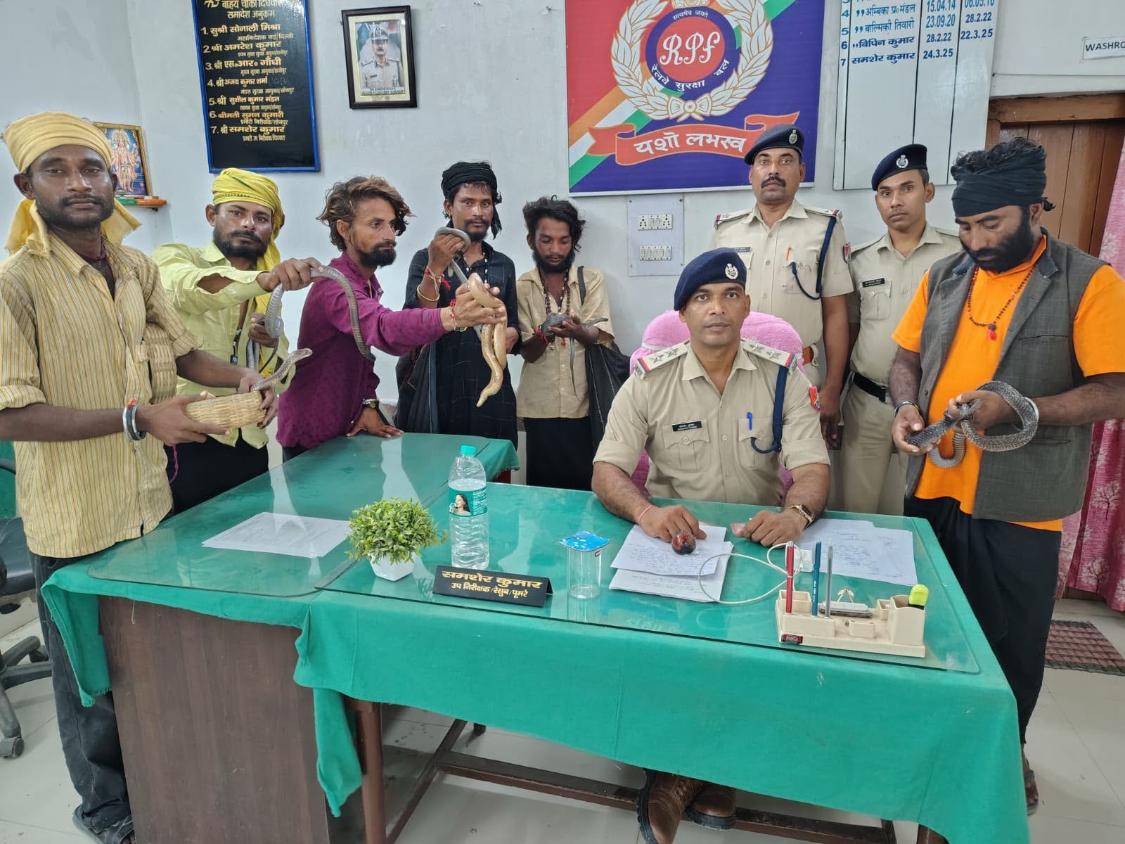 Six snake charmers arrested by RPF (Photo: Indian Railways)