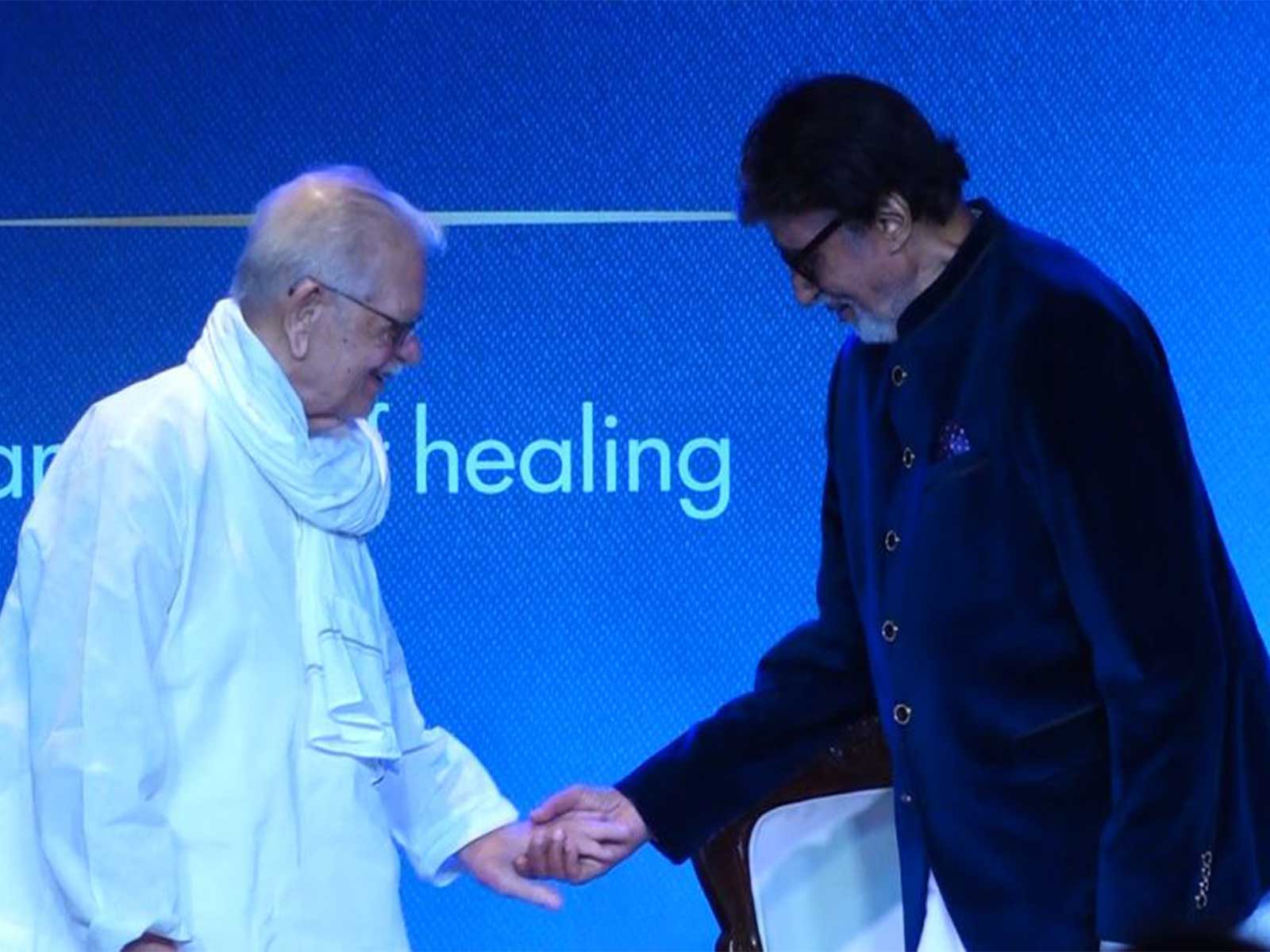 Legends Amitabh Bachchan and Gulzar (Image source: ANI)