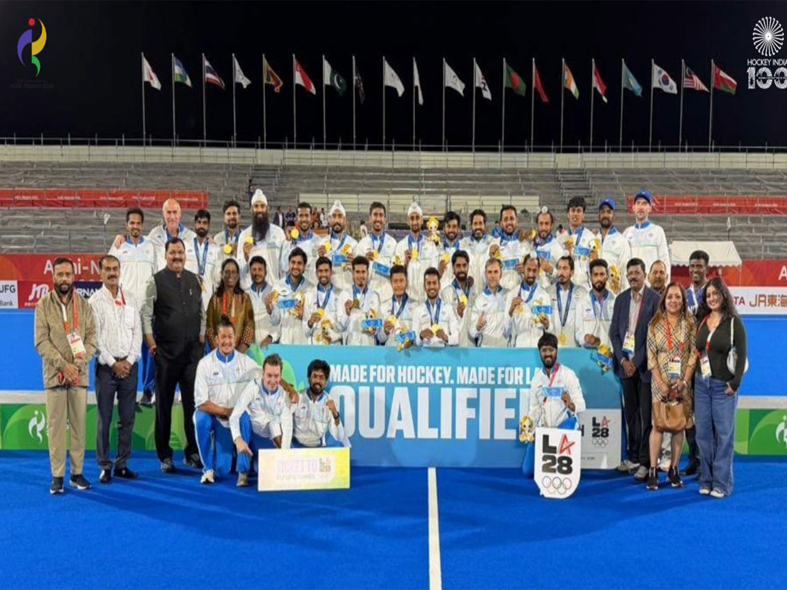 The Indian gold medal winning hockey team. (Photo: @TheHockeyIndia X)