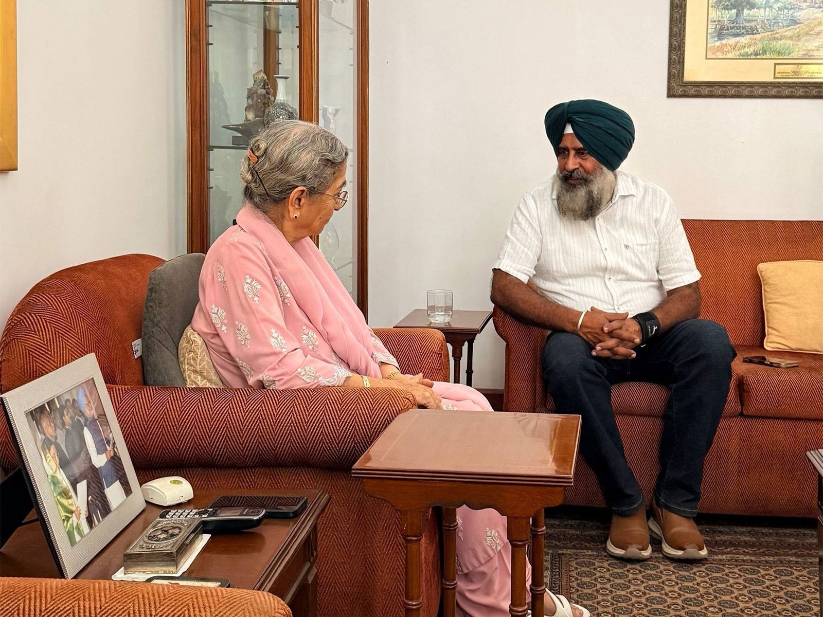 Punjab Congress chief Pargat Singh met the wife of former PM Manmohan Singh (Photo/@PargatSOfficial)
