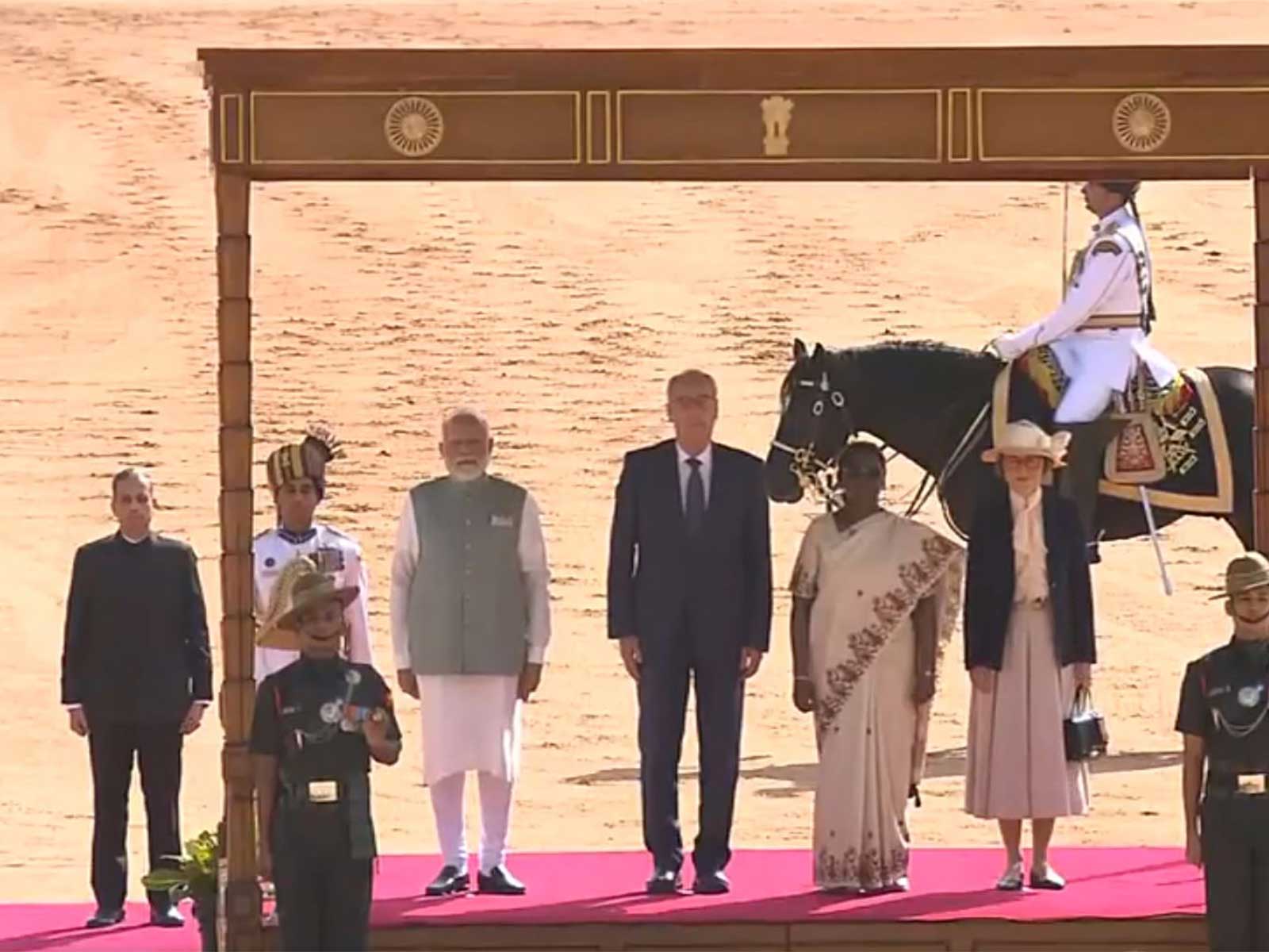 Swiss Confederation President Guy Parmelin receives a ceremonial Guard of Honour during his ceremonial reception at Rashtrapati Bhavan in New Delhi on Monday, in the presence of President Droupadi Murmu and Prime Minister Narendra Modi. (Photo/ANI)