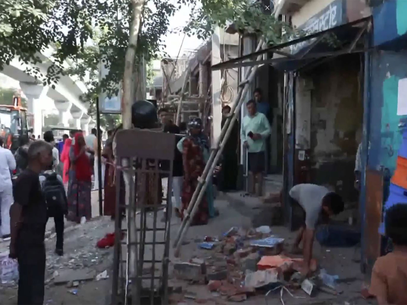 Jaipur Development Authority (JDA) launches demolition and anti-encroachment drive on New Sanganer Road (Photo/ ANI)
