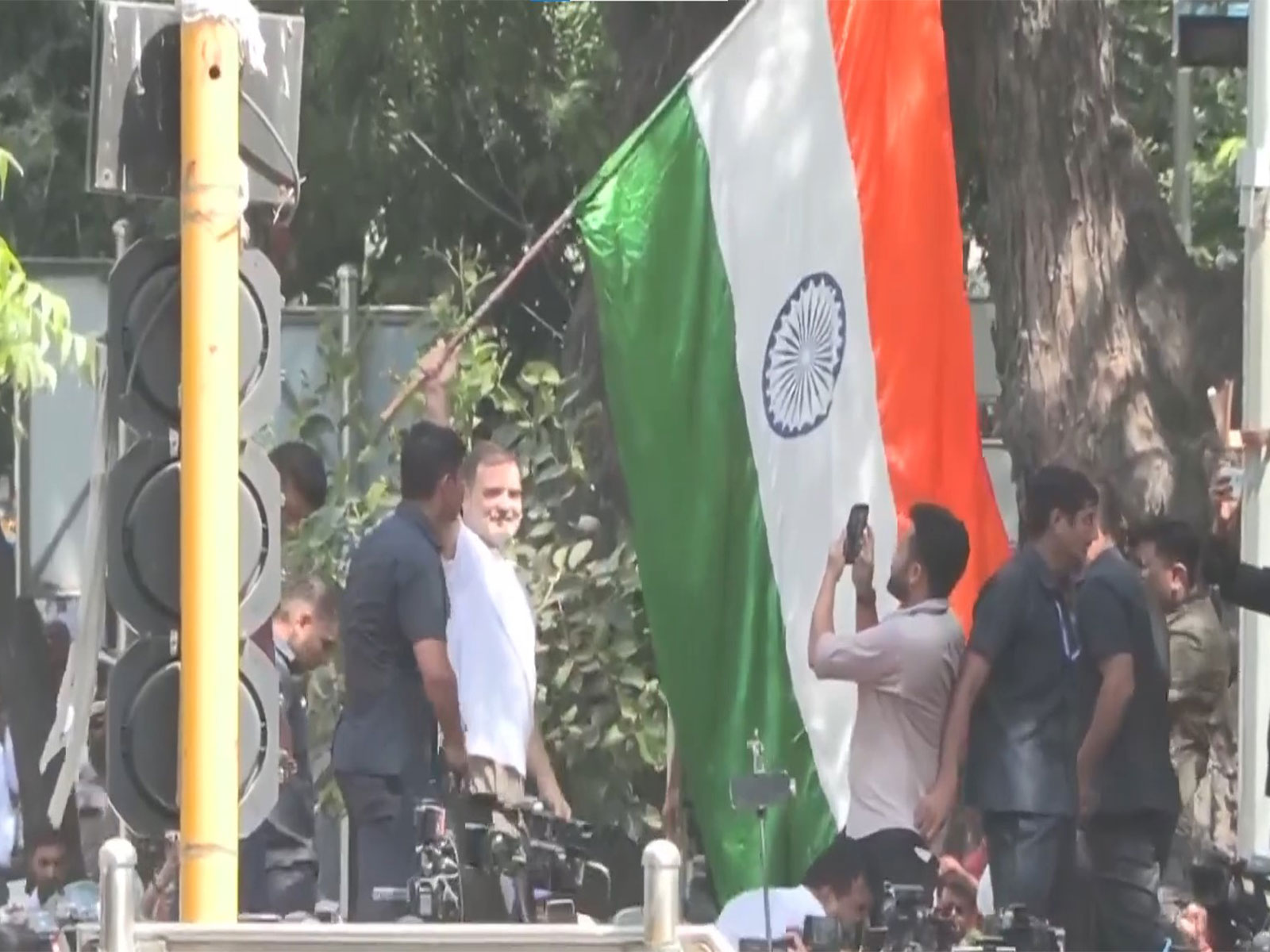 Congress leader Rahul Gandhi atop the barricades (Photo/ANI)