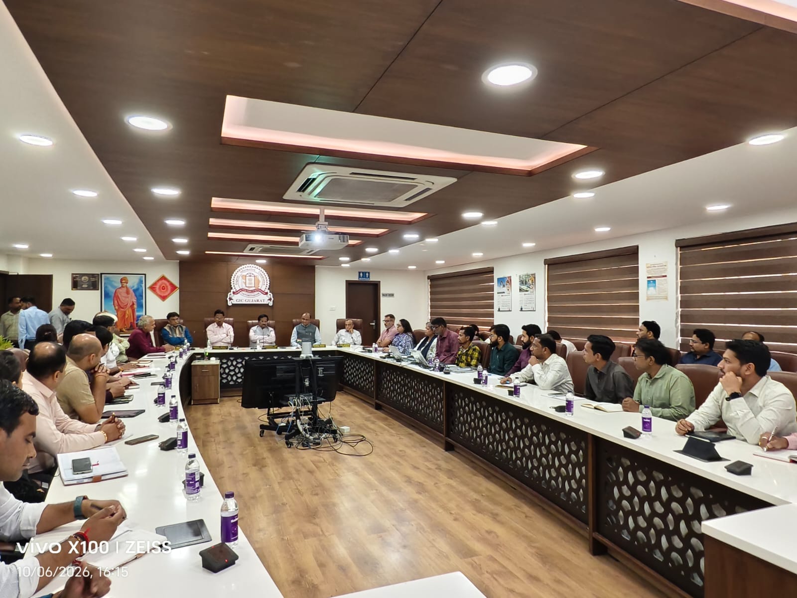 Gujarat Chief Information Commissioner Subramaniam R Iyer holds meeting with Nodal officers (Photo/Gujarat CMO)