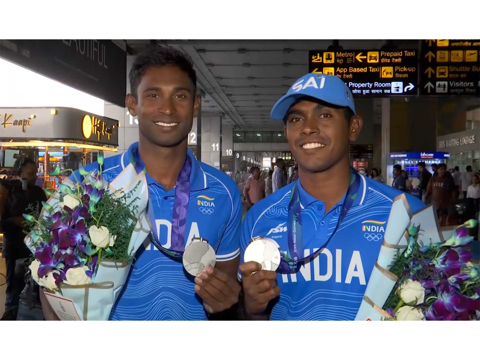 Indian sailors Manu Francis (L) and Prince Noble at IGI Airport in New Delhi. (Photo: ANI)