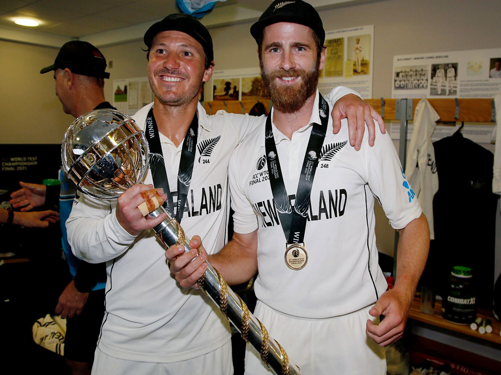 BJ Watling (left) and Kane Williamson (right) (Photo: X/@BLACKCAPS)