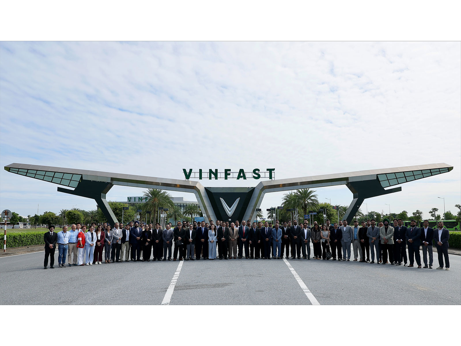 VinFast and its dealer partners will work together to establish 50+ e-motorcycle showrooms across 34 cities in 15 states and territories in India