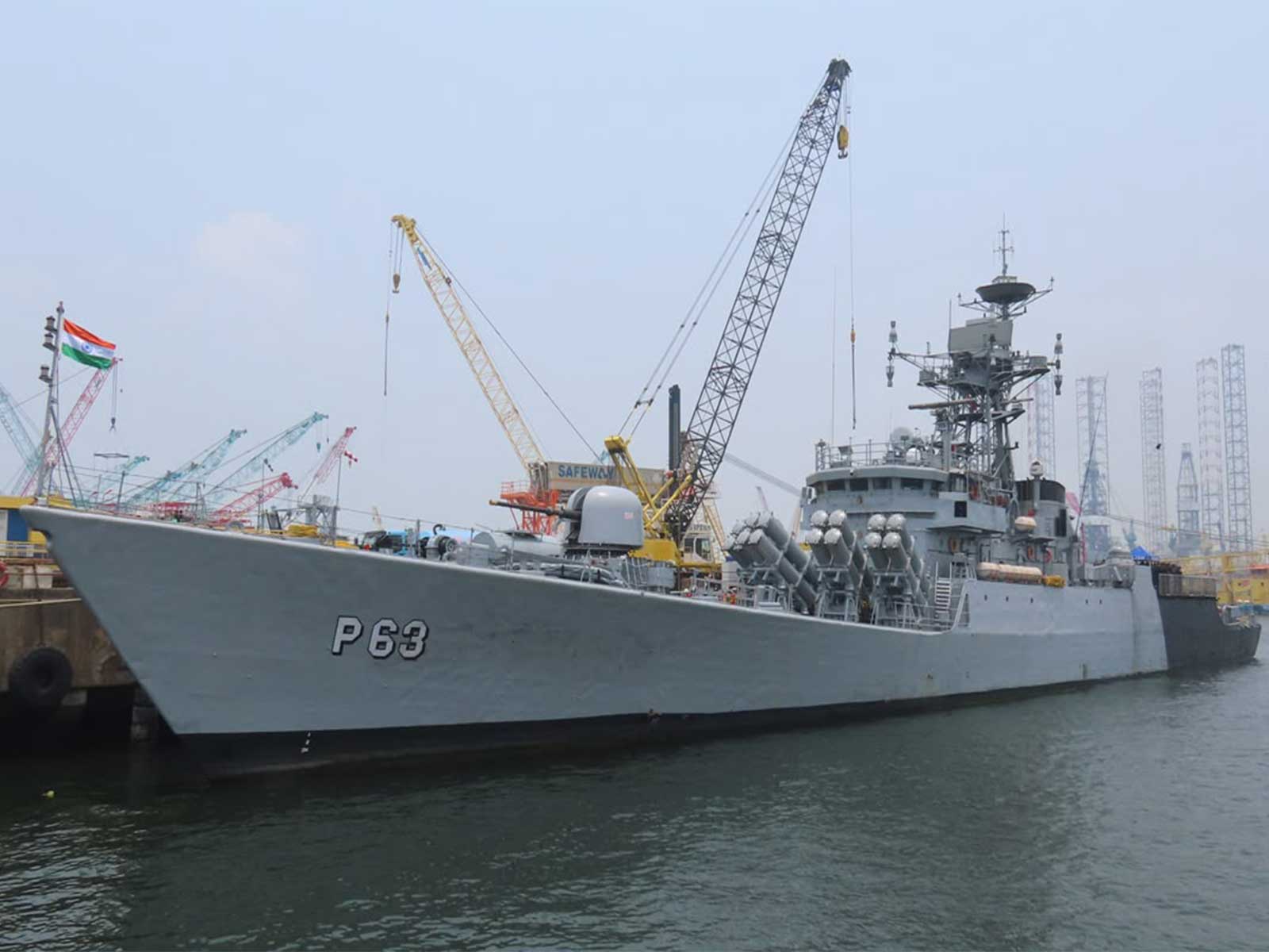 INS Kulish arrives in Singapore (Photo: PIB/Ministry of Defence)