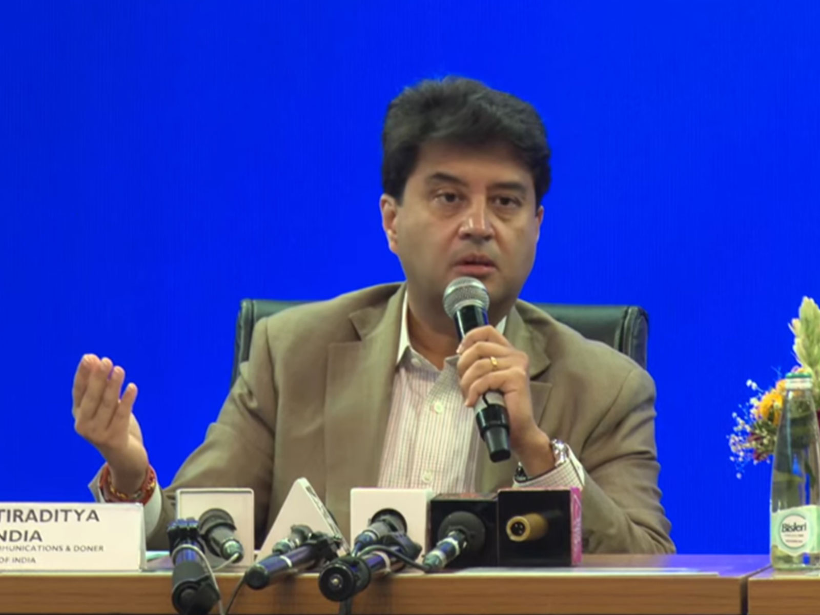 Union Minister Jyotiraditya Scindia (Photo/Youtube/India Mobile Congress)