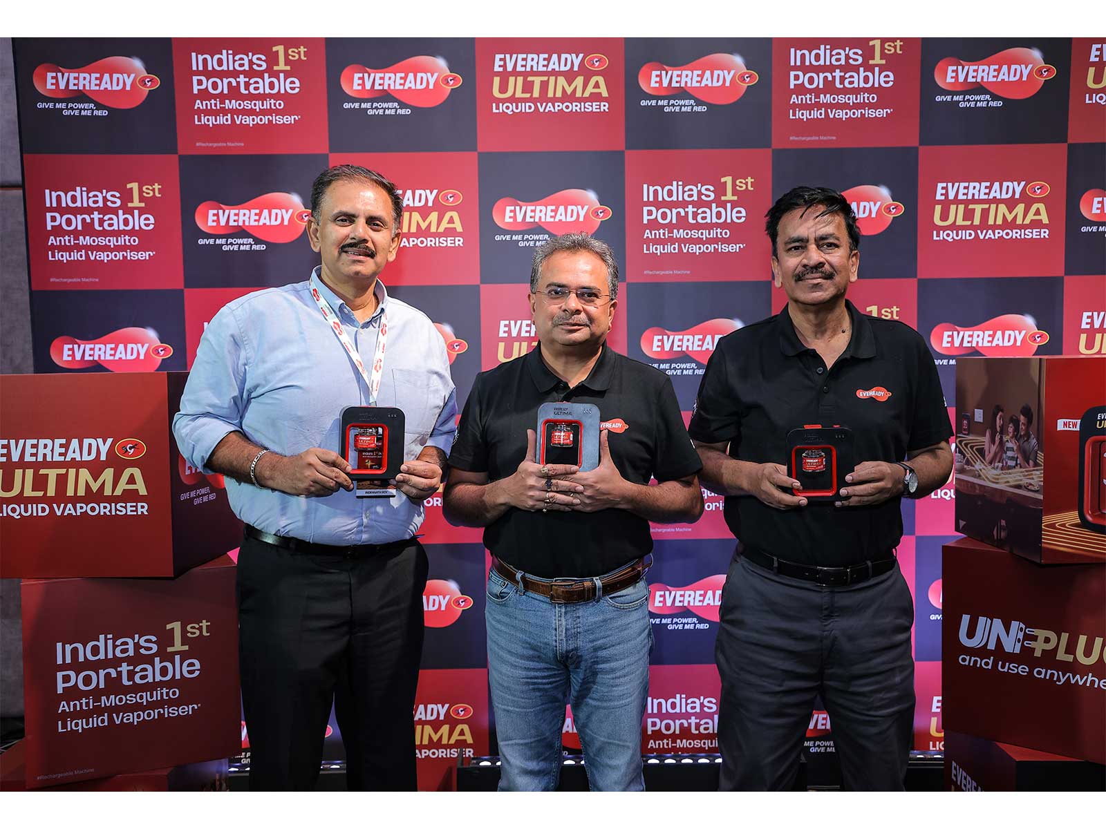 Mr. Anirban Banerjee, CEO, Eveready Industries India Ltd (middle) unveils Eveready ULTIMA India's First Portable Liquid Vaporiser along with the Sales Leadership Team