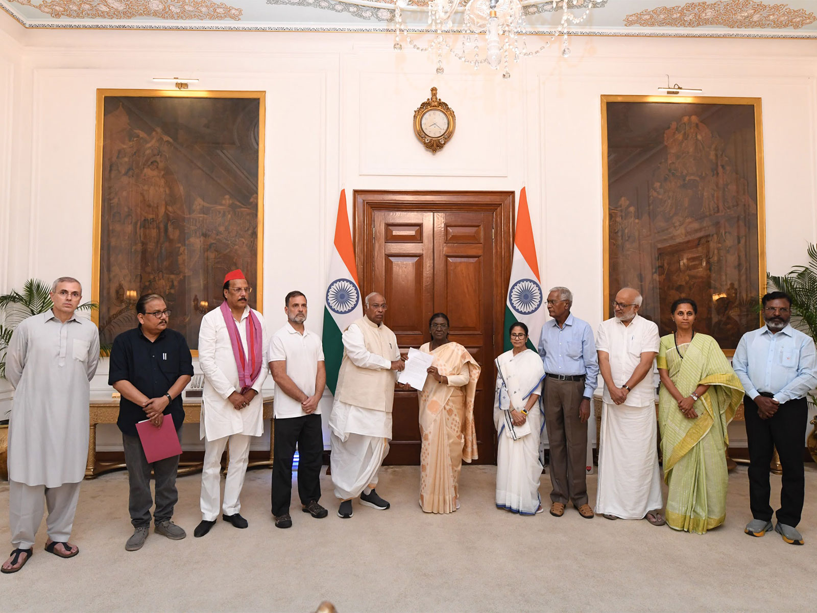 INDIA bloc submits memorandum to President Murmu (Photo/AICC)