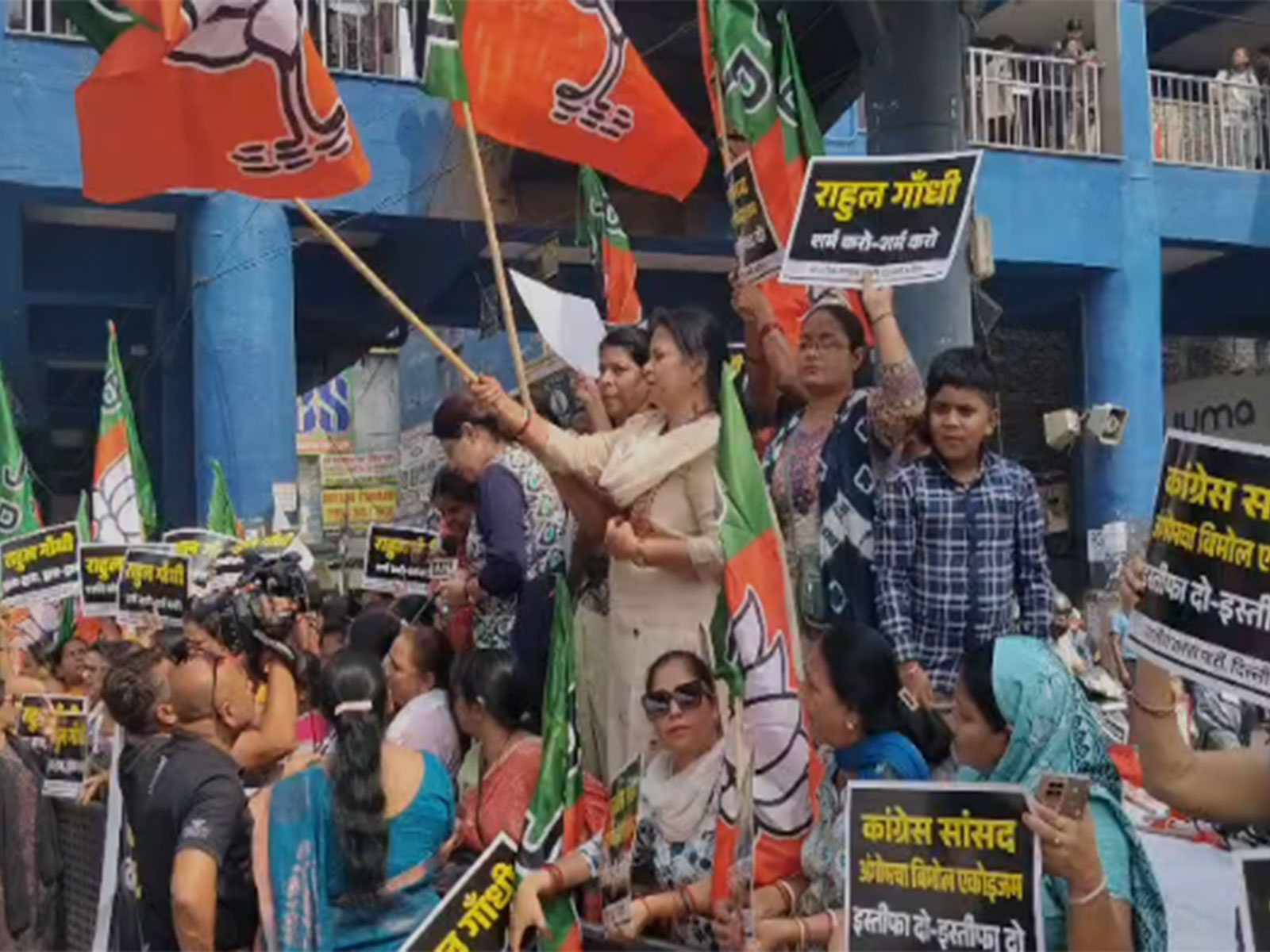 Delhi BJP Mahila Morcha workers detained during protest (Photo/ANI)