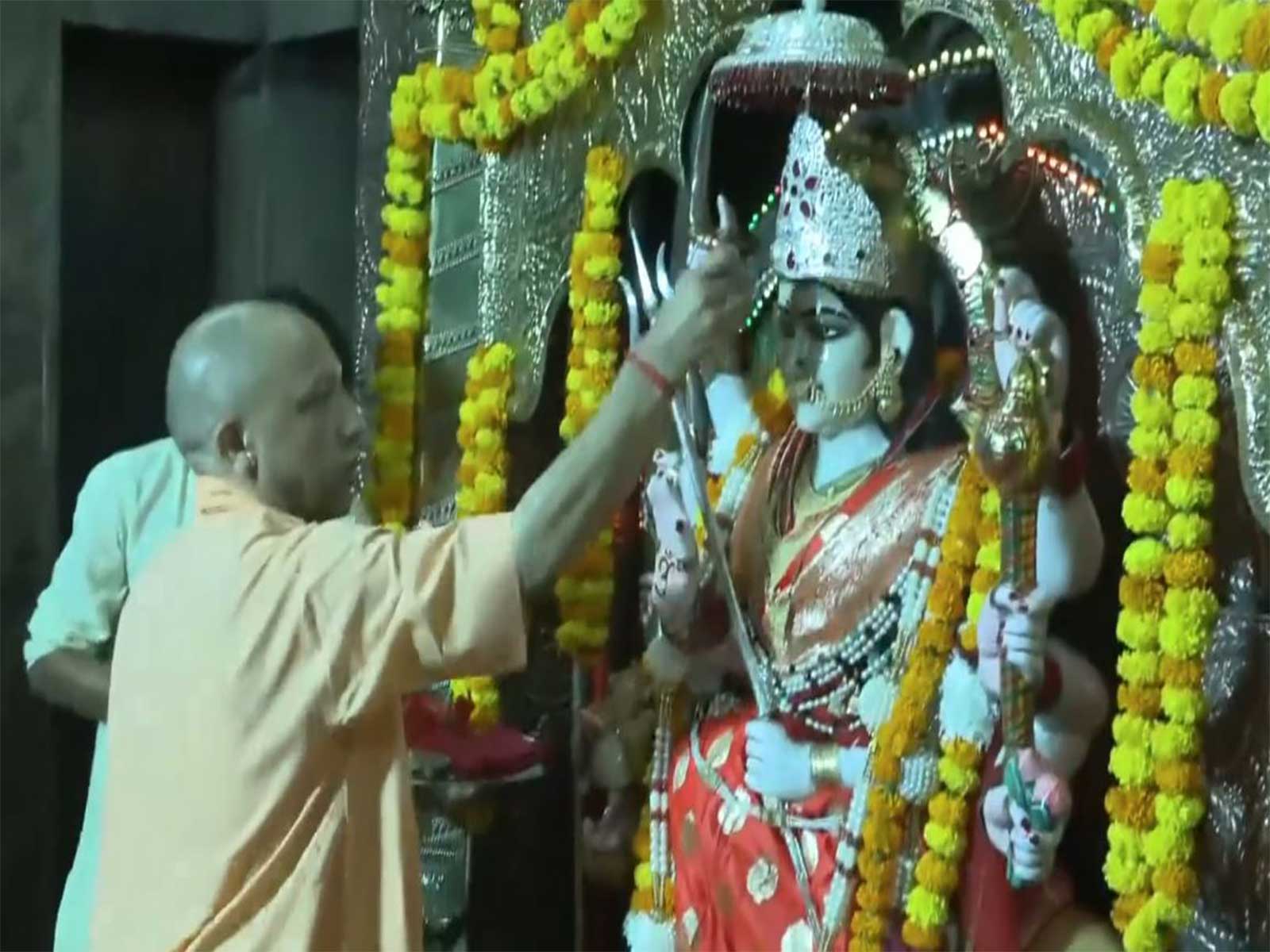 CM Yogi offers prayers at Maa Pateshwari Devi temple in Balrampur (Photo/ANI)