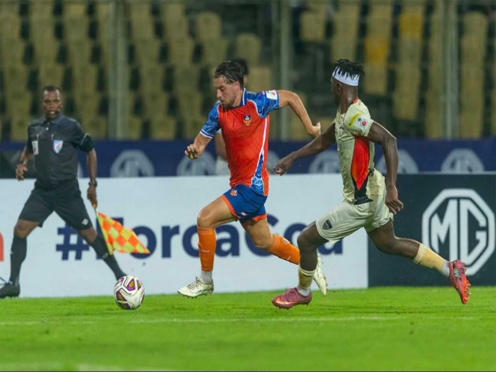 FC Goa and Chennaiyin FC players in action (Photo: ISL)