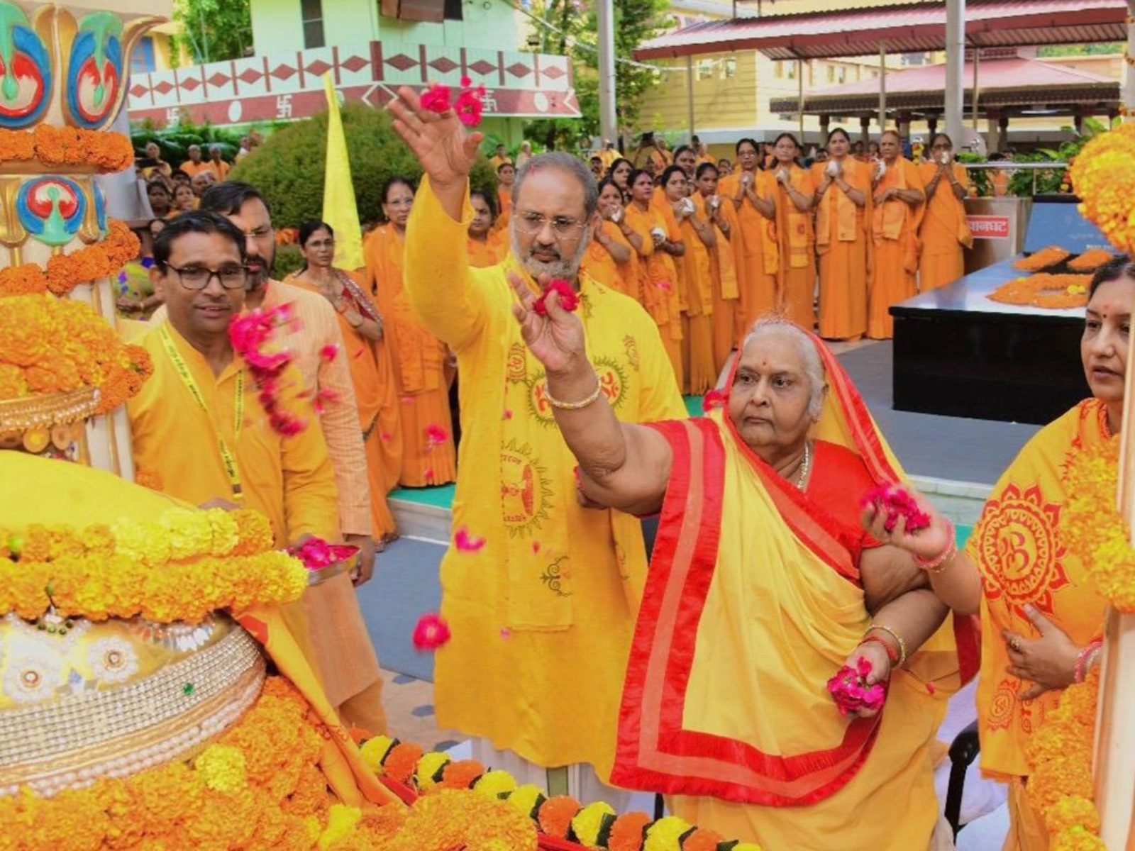 Three Jyoti Kalash Chariots depart from Shantikunj (Photo/Gayatri Pariwar)