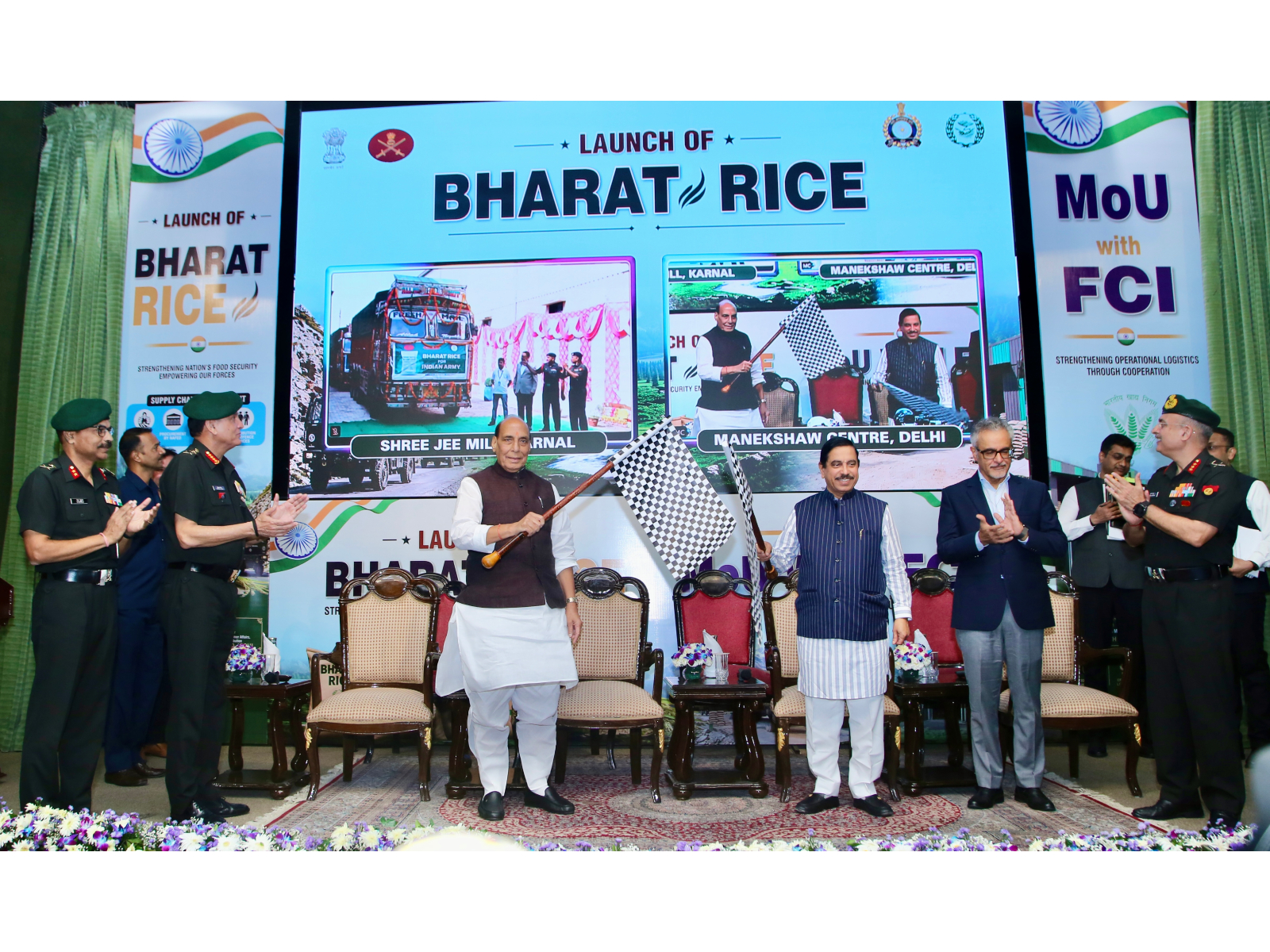 Union Ministers Rajanth Singh and Pralhad Joshi at the launch (Photo/PIB)