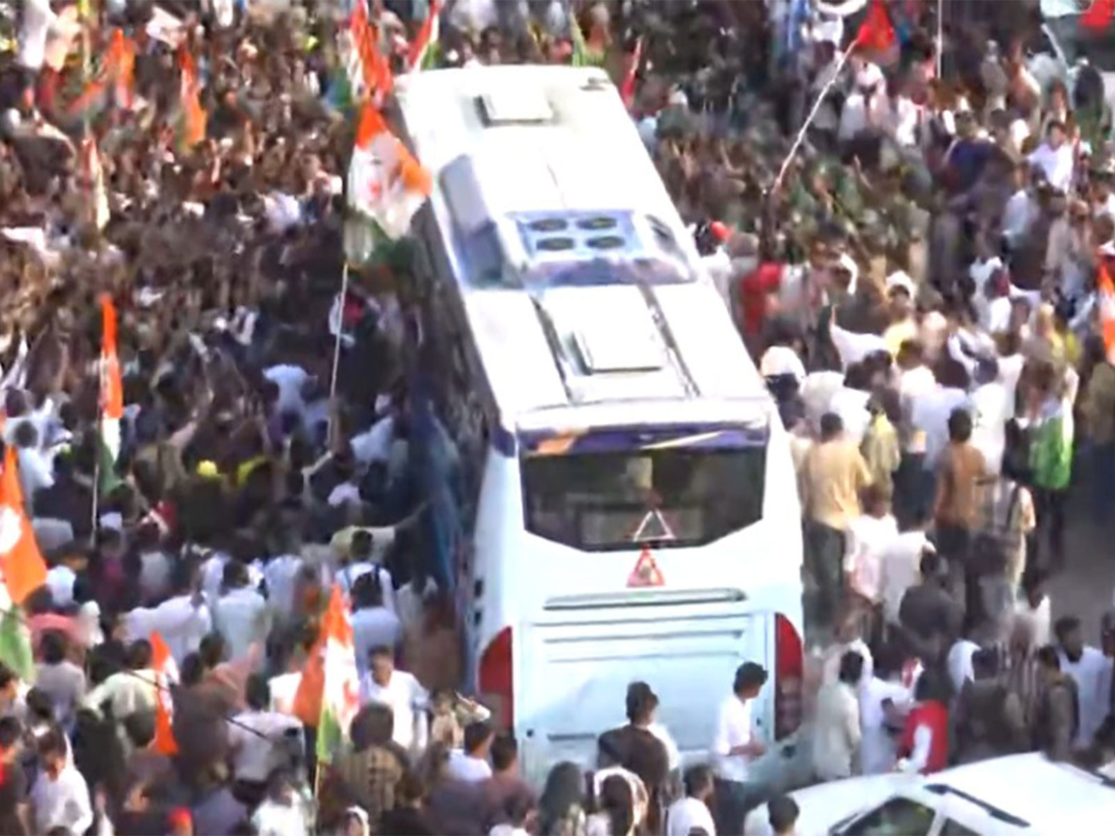 Thousands march toeards Supreme Court (Photo/ANI)