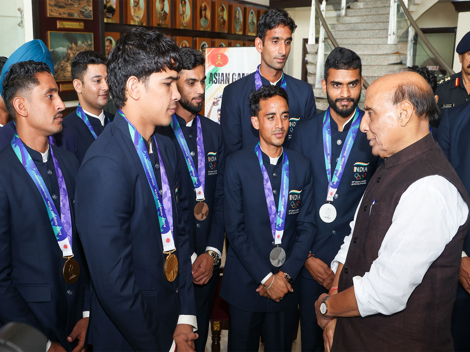 Rajnath Singh felicitates Services athletes. (PhotoMinistry of Defence)