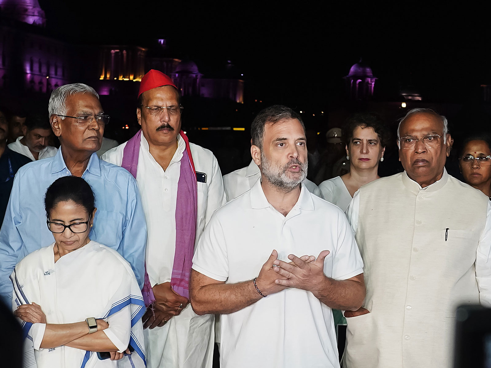 Leader of the Opposition in the Lok Sabha, Rahul Gandhi with Congress President Mallikarjun Kharge, TMC chief Mamata Banerjee and INDIA bloc MPs (File Photo/ANI)