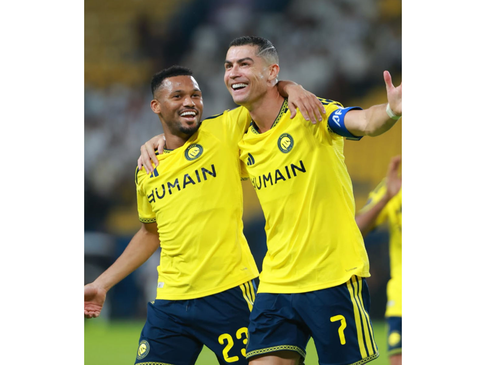 Cristiano Ronaldo with his teammate. (Photo: @cristiano Instagram)