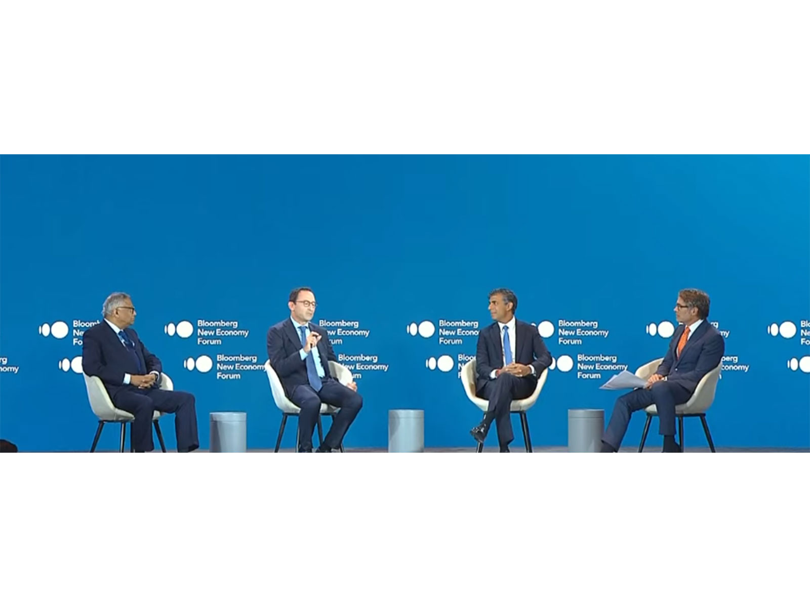 Panel Discussion at Bloomberg New Economy Forum (Photo/Youtube/Bloomberg New Economy)