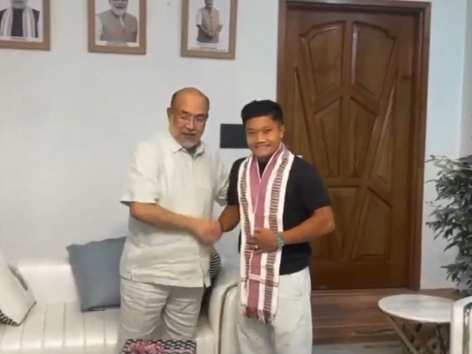 N Biren Singh meeting Nilakanta Sharma. (Photo: @NBirenSingh X)