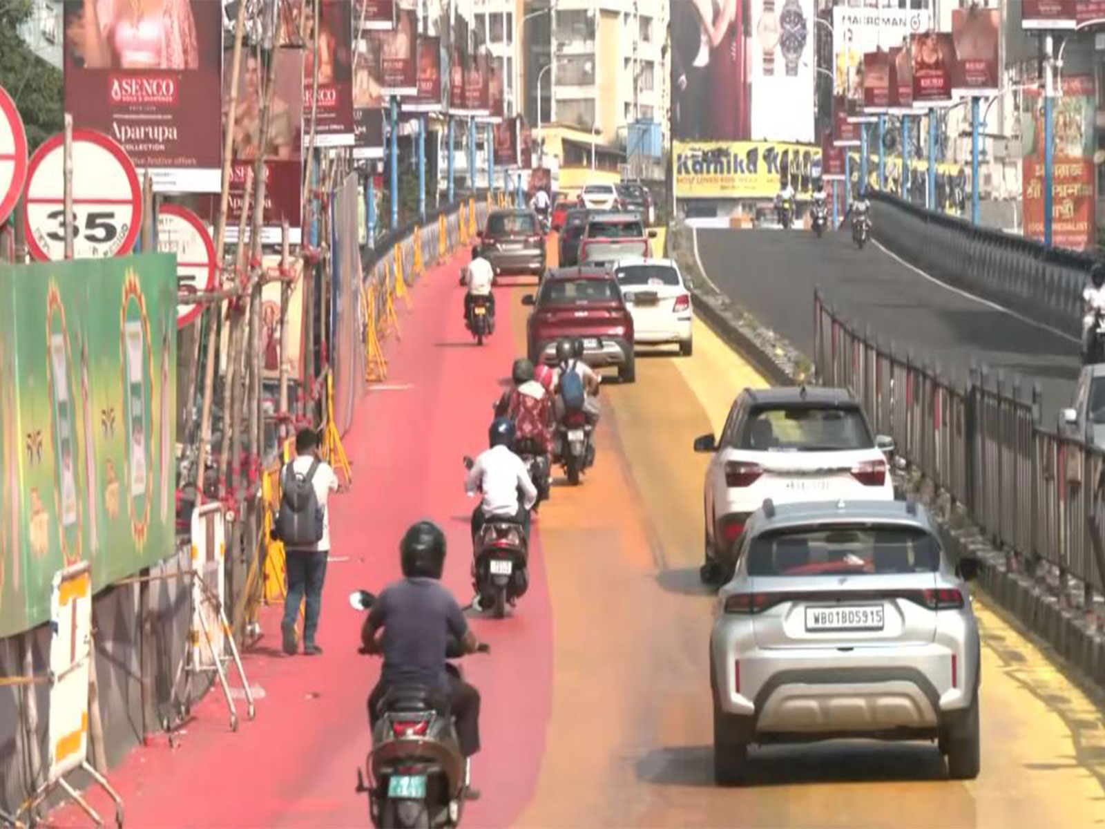Kolkata's Gariahat flyover gets a colourful makeover (Photo/ANI)
