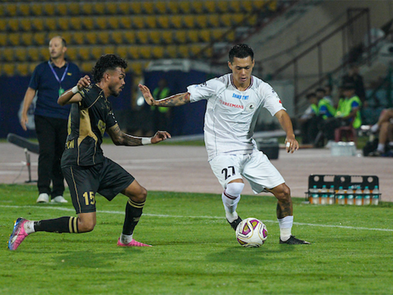Mohun Bagan's Tekcham Abhishek Singh in action with Northeast United FC (Photo: ISL)