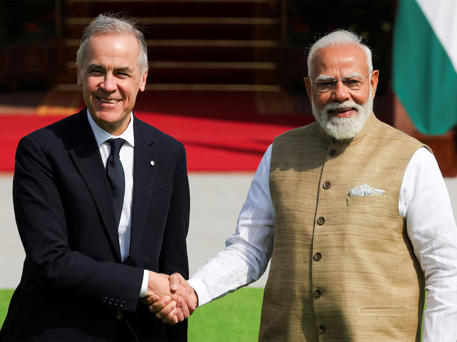 Canada's Prime Minister Mark Carney shakes hands with Prime Minister Narendra Modi before their meeting at Hyderabad House in New Delhi (Photo/Reuters)
