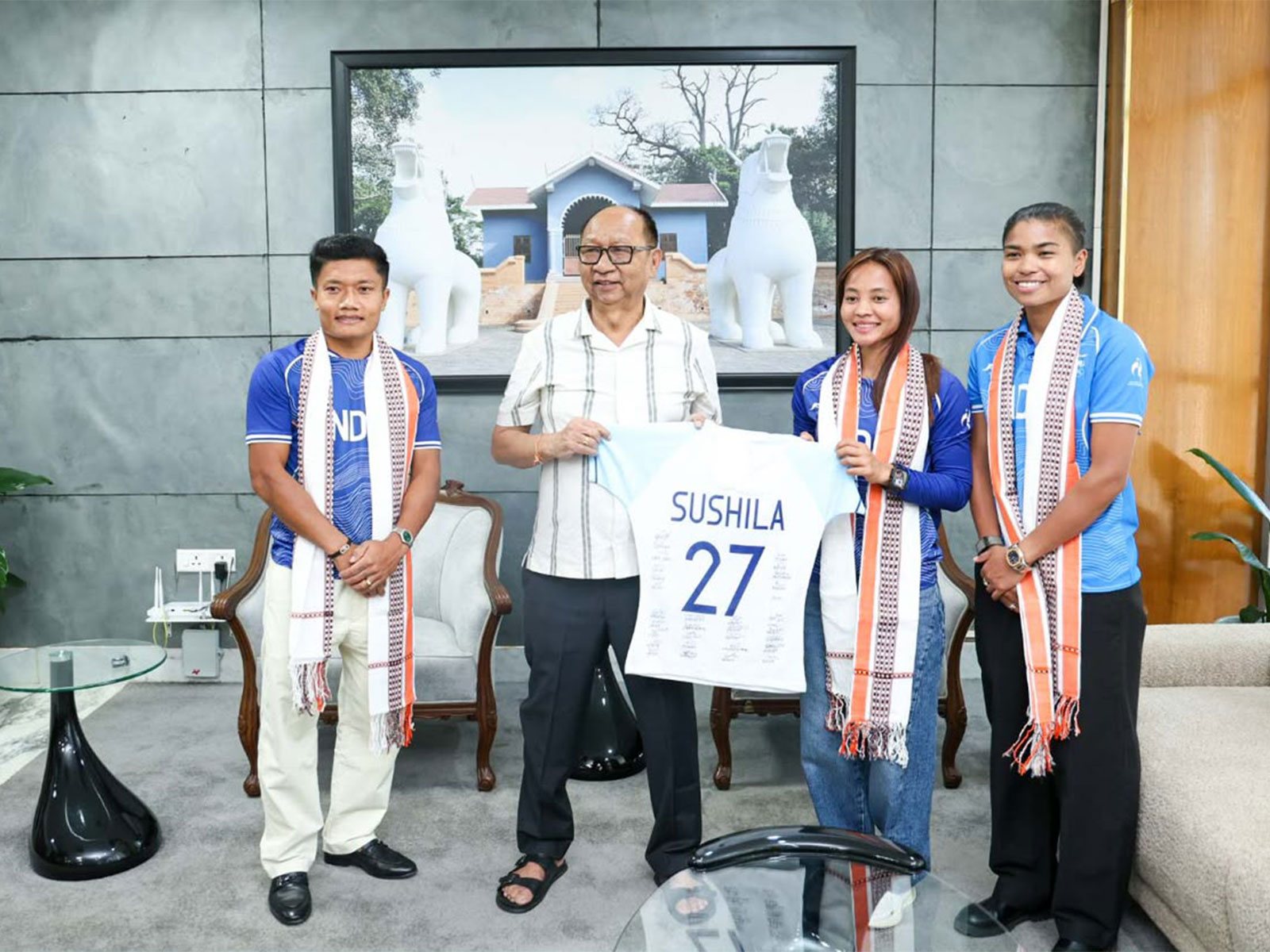 Manipur CM Yumnam Khemchand Singh with Asiad 2026 medallists (Photo: Manipur CMO)