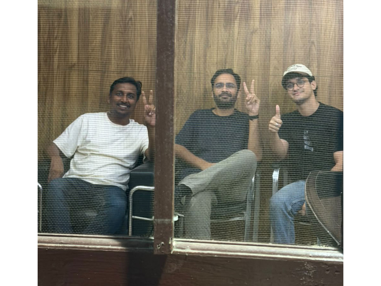  CJP activists Saurav Das, Ashutosh Ranka and Ajinkya Shinde inside Parliament Street Police Station after they were allegedly placed under preventive arrest for trespassing at Jantar Mantar on Tuesday (Photo: x/@abhijeet_dipke)