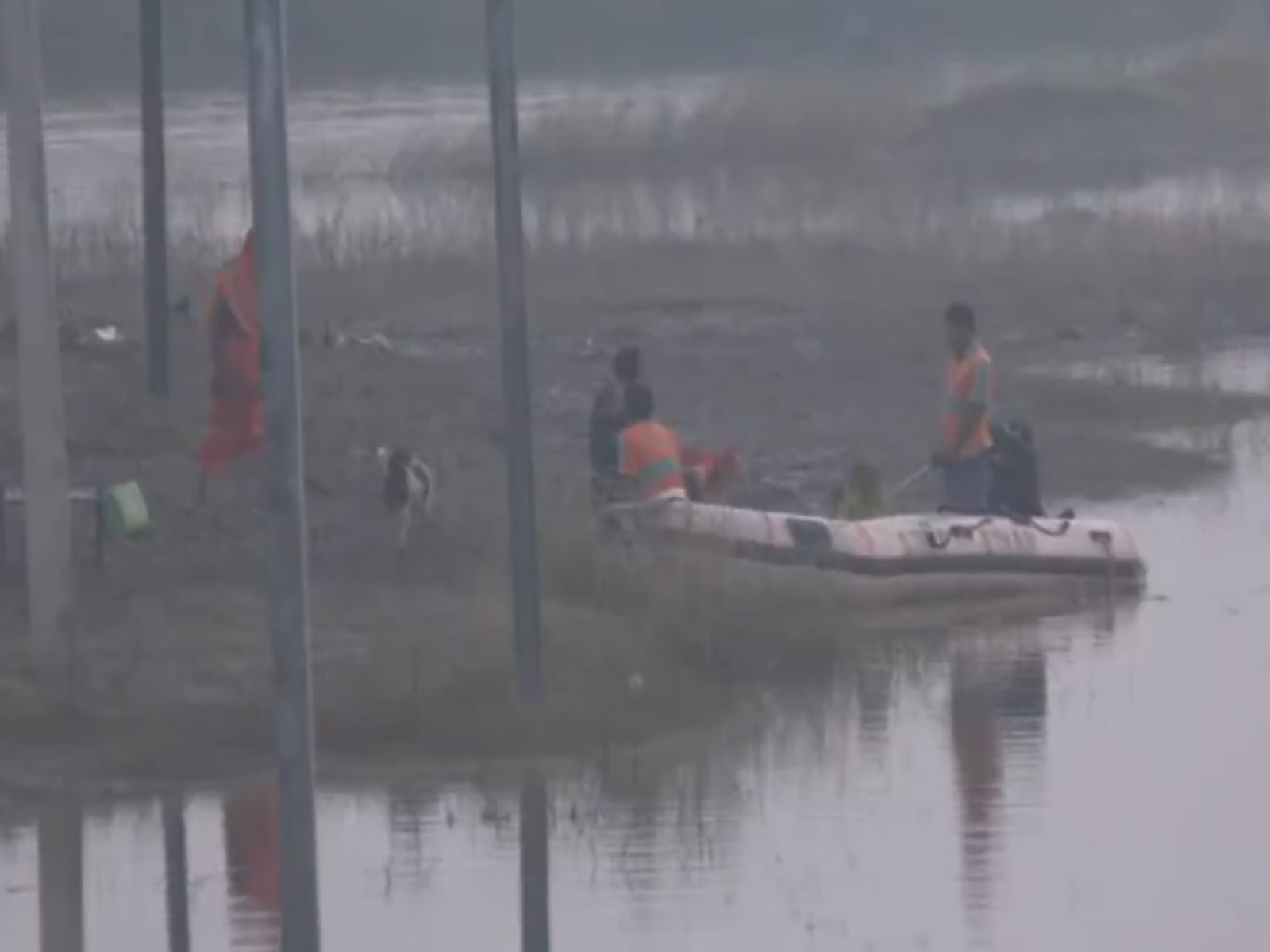 SDRF launched massive search, rescue operation in Ganga River following tragedy (Photo: ANI)