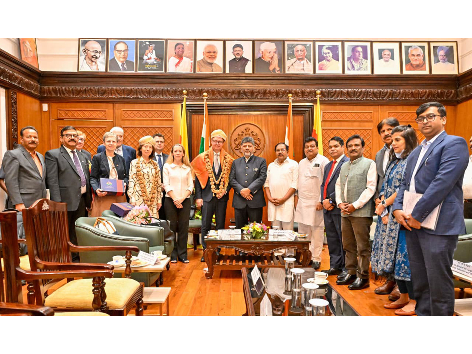 Karnataka Chief Minister DK Shivakumar with Czech delegation (Photo/Karnataka CMO)