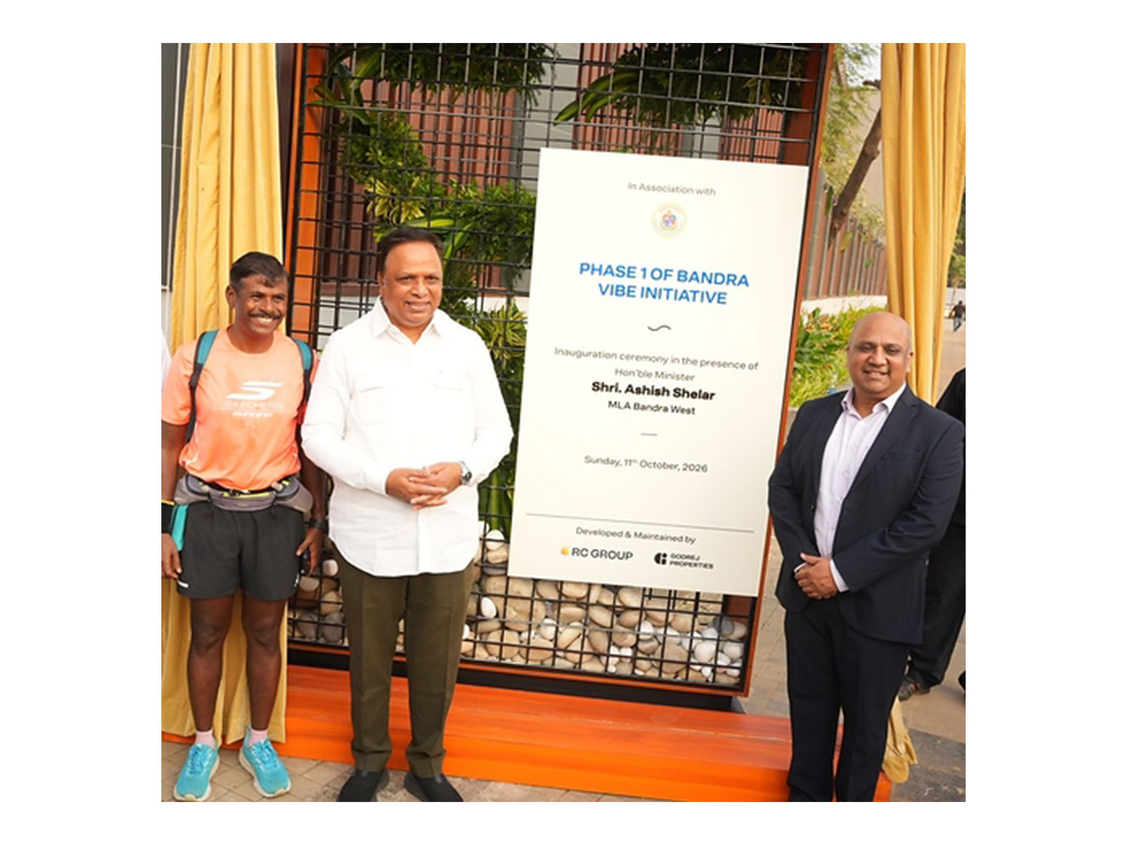 L-R: Vishvas Mote, Deputy Commissioner, BMC, Adv. Ashish Shelar, MLA and Amitesh Shah, CEO, Mumbai MMR Region, Godrej Properties inaugurating the First Milestone of Bandra Bay Transformation
