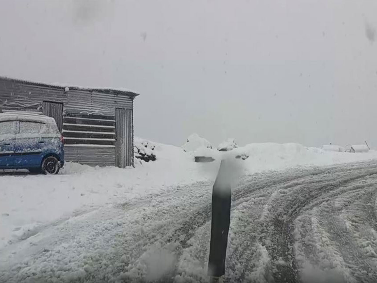 Snowfall in higher reaches of Himachal Pradesh (Photo/ANI)