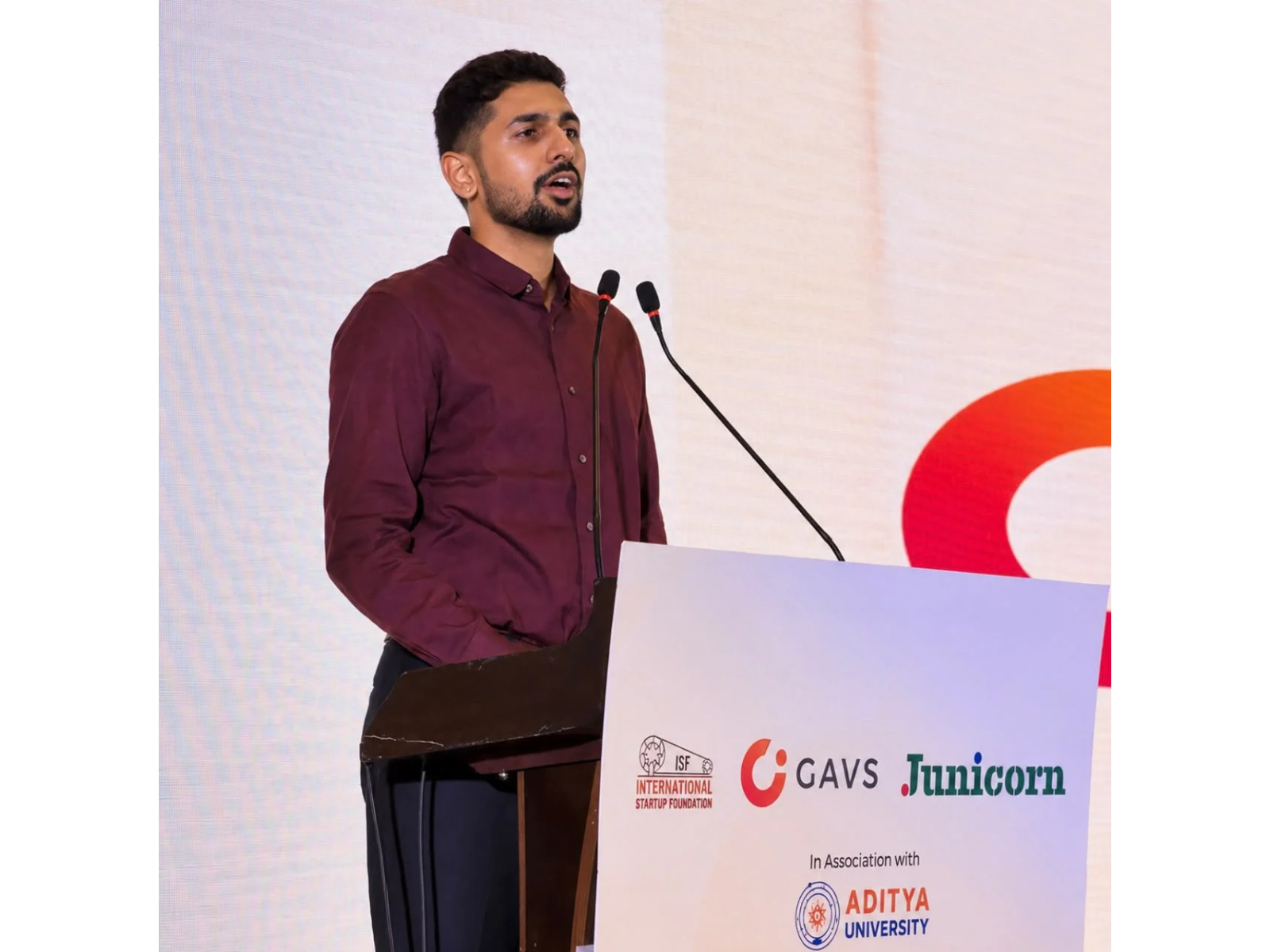 Poondla Siddharth Reddy’s Jnanana Foundation turns donated hours into recorded, rewarded exchanges, building on ISF Junicorns’ rural startup impact.