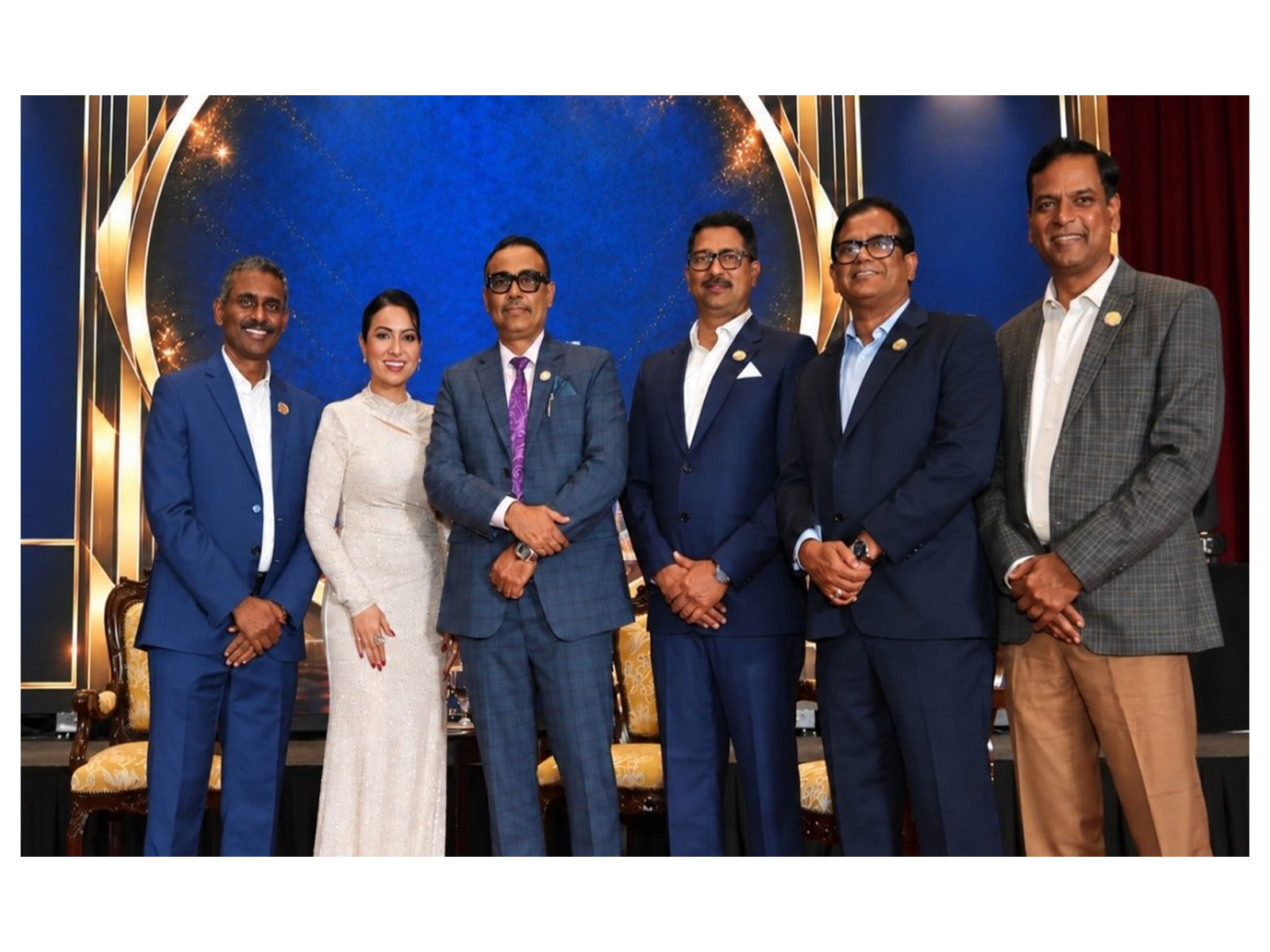 Smt. Amruta Fadnavis with Team AHAR