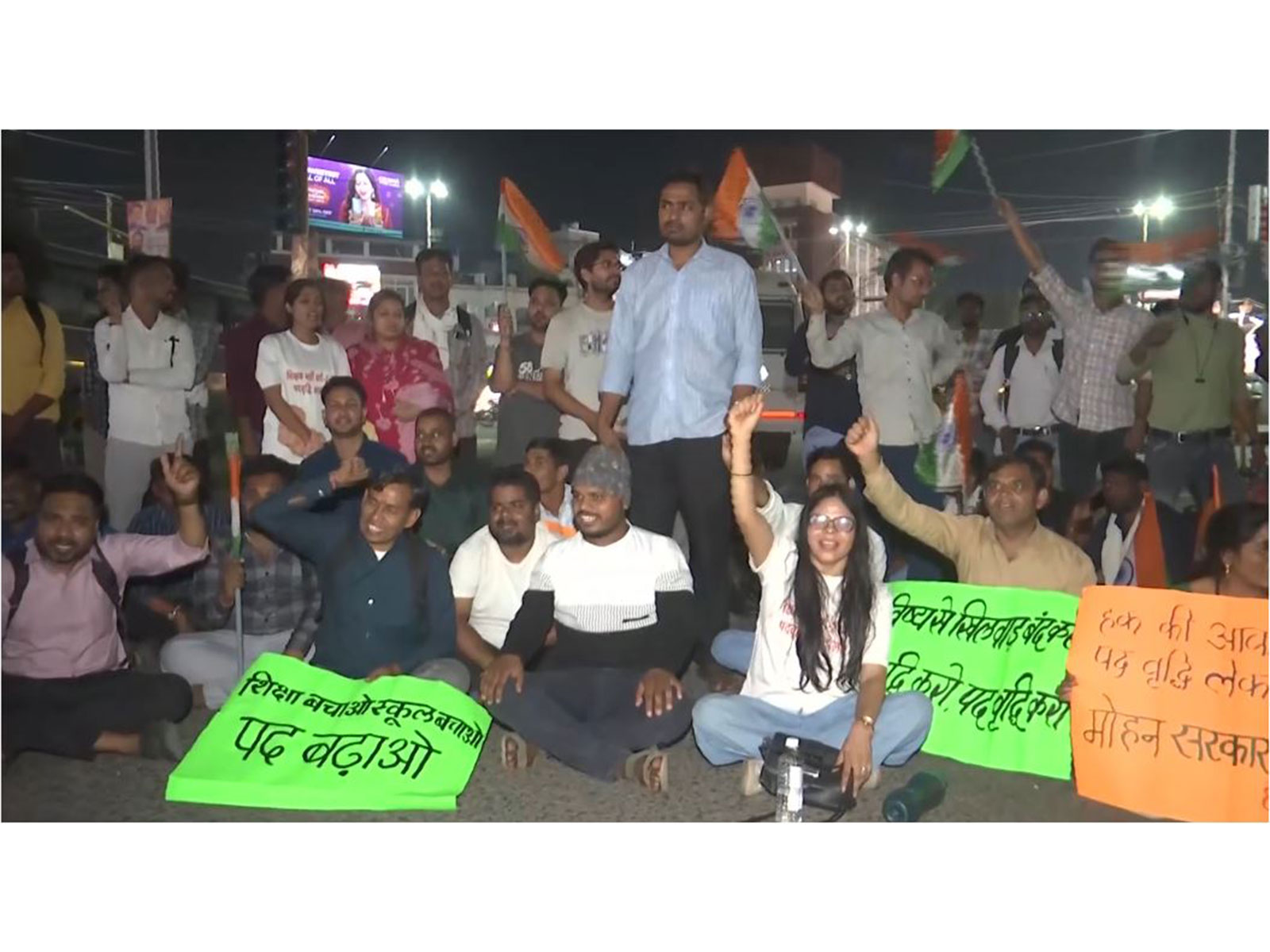 MP: Teacher recruitment candidates protest in Bhopal (Photo/ANI)