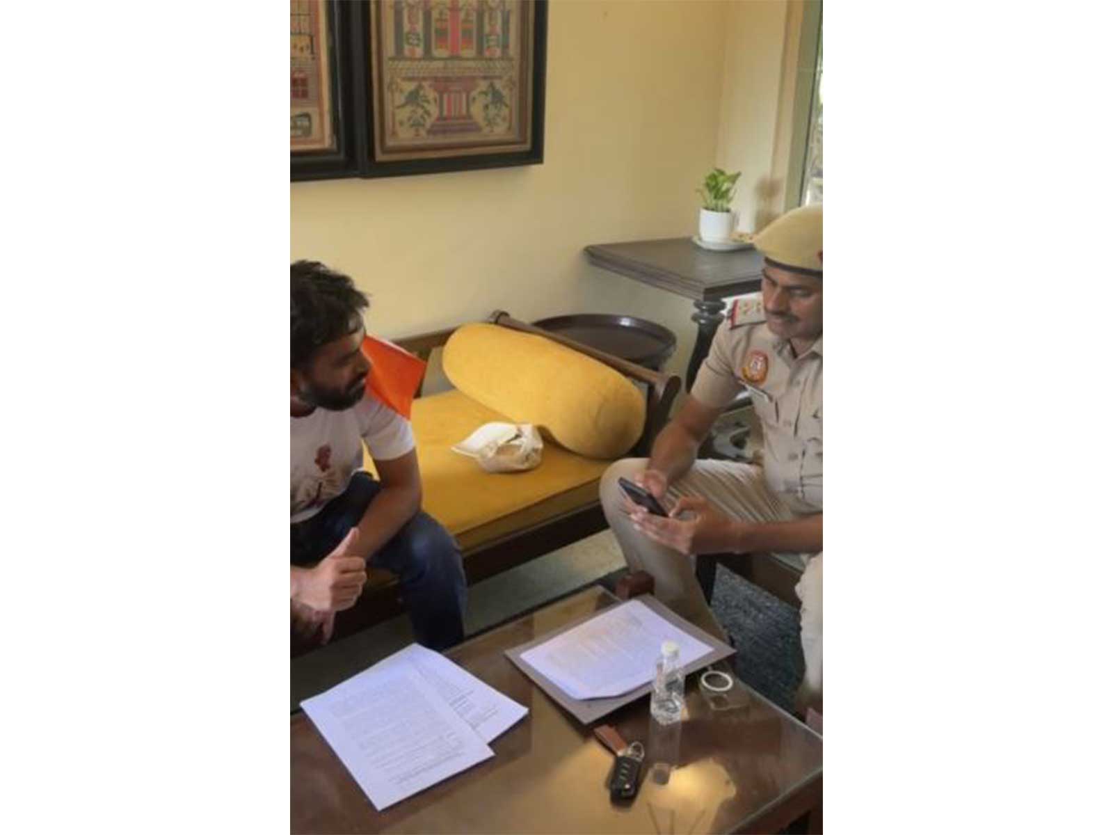 Abhijeet Dipke with Delhi Police officials (Photo/CJP Instagram)