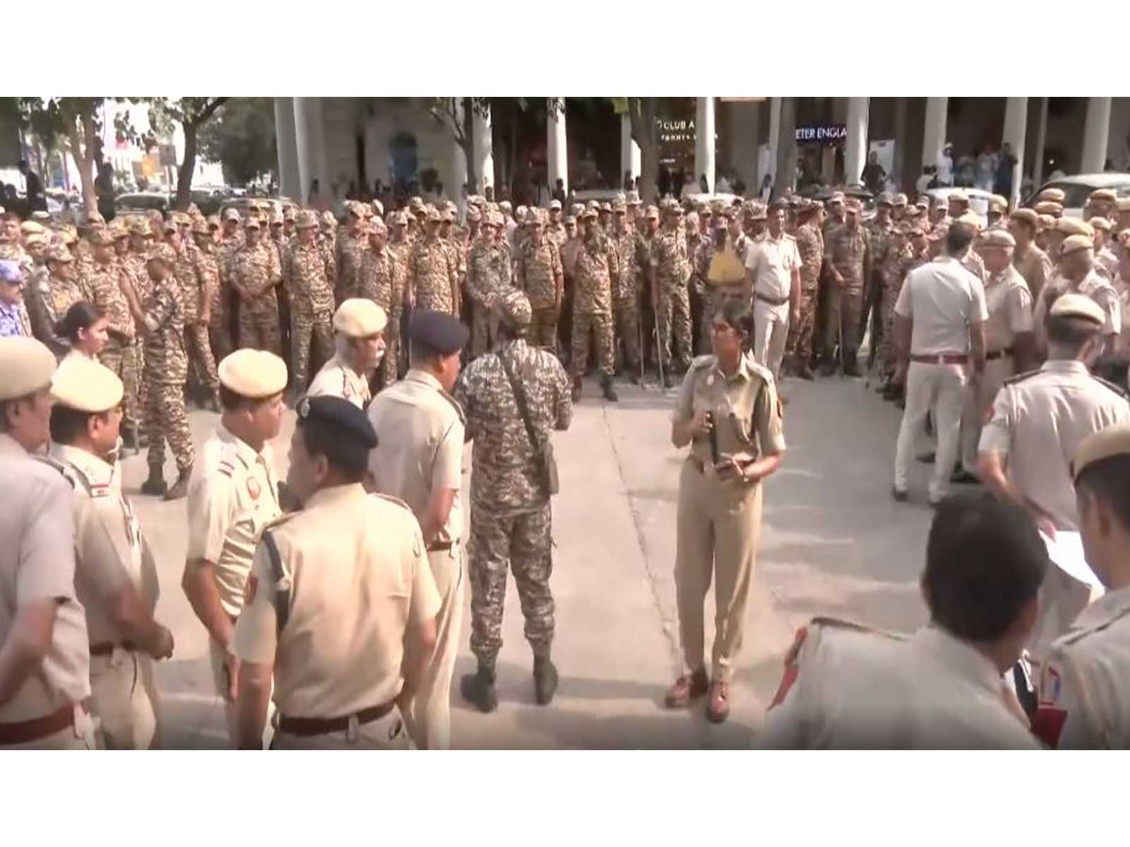 Heavy security deployed at  Connaught Place (Photo/ANI)