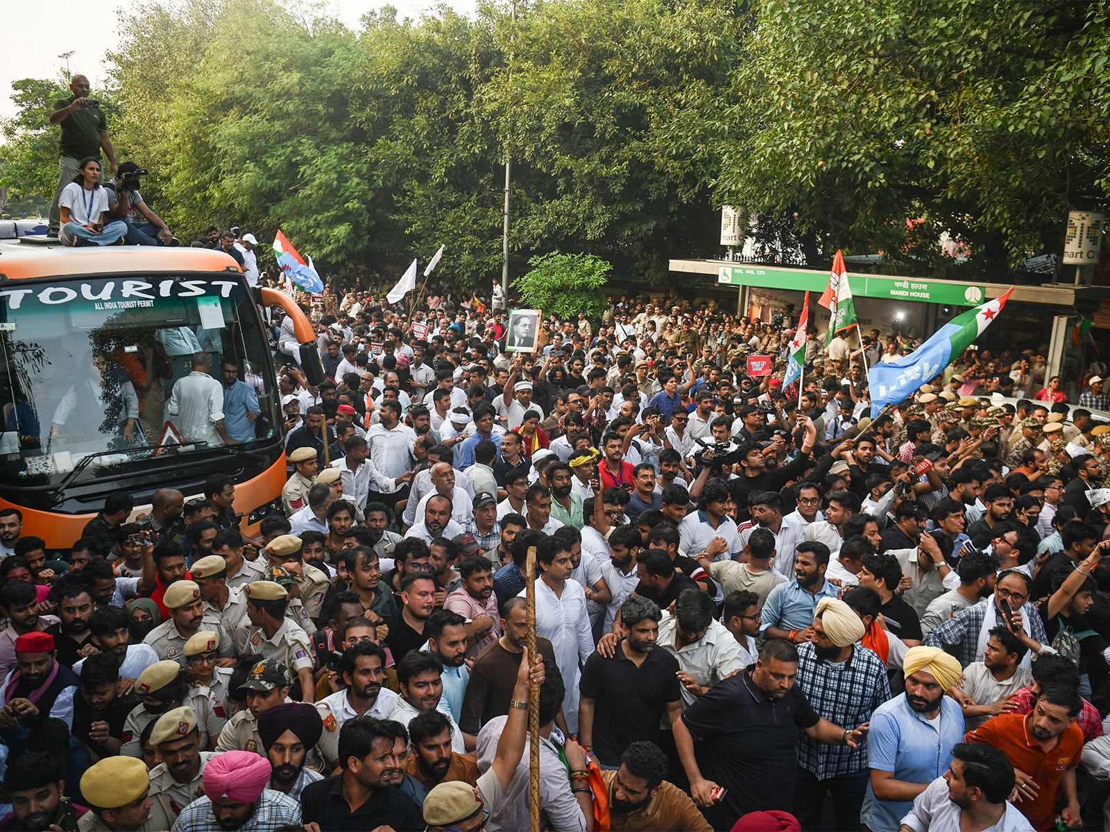 INDIA Bloc leaders protest over the SIR (File Photo/ANI)