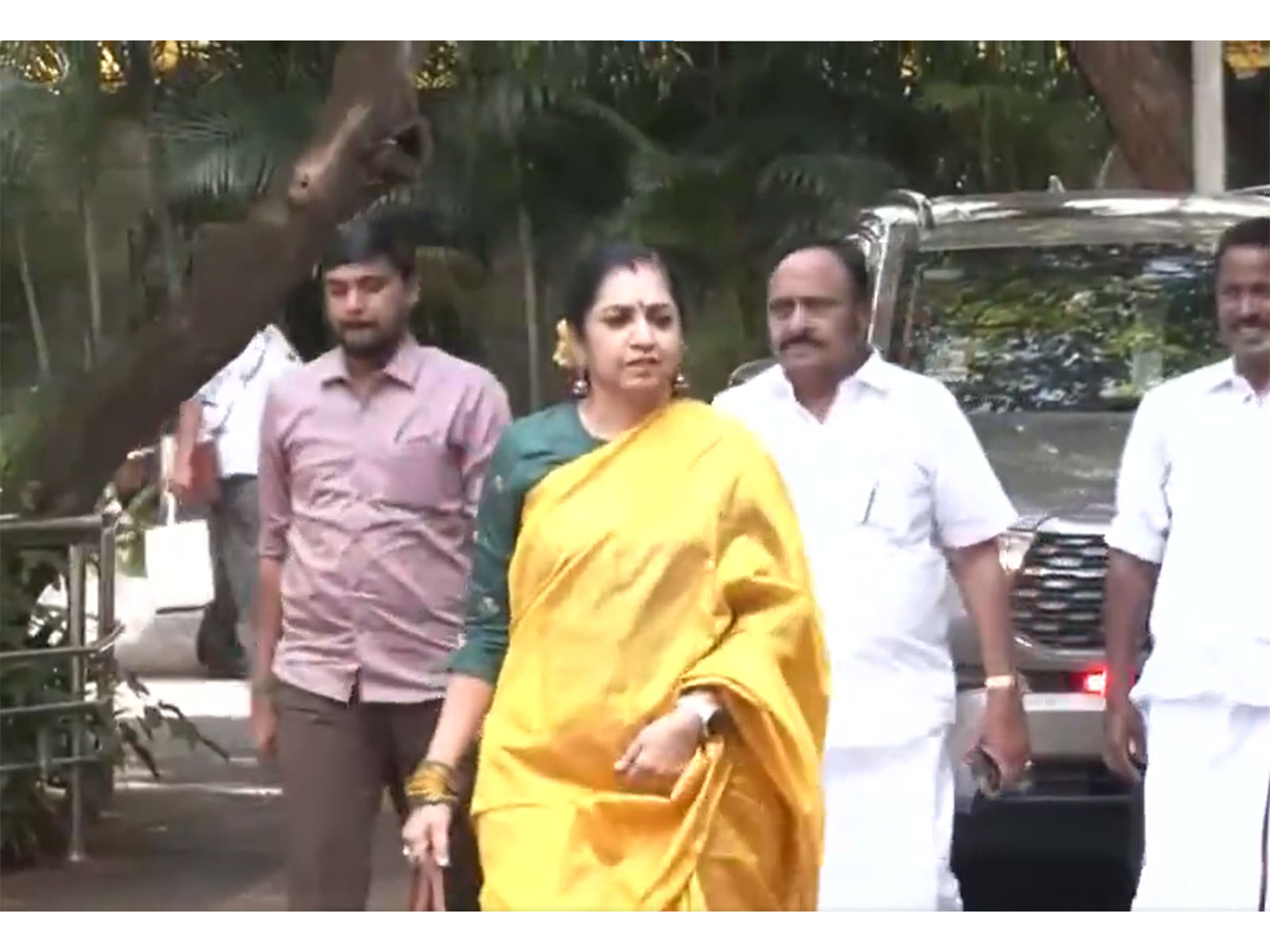 DMK MPs arrive at party headquarters (Photo/ANI)