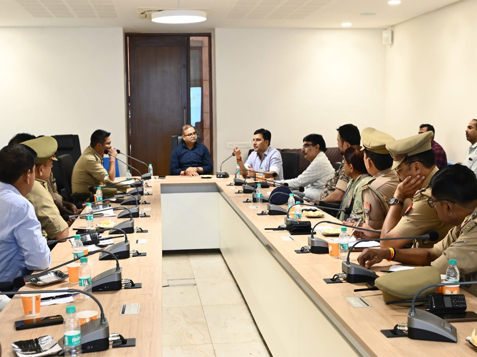 Coordination meeting to discuss arrangements for managing devotees during the Air Show (Photo/Shri Kashi Vishwanath Mandir)