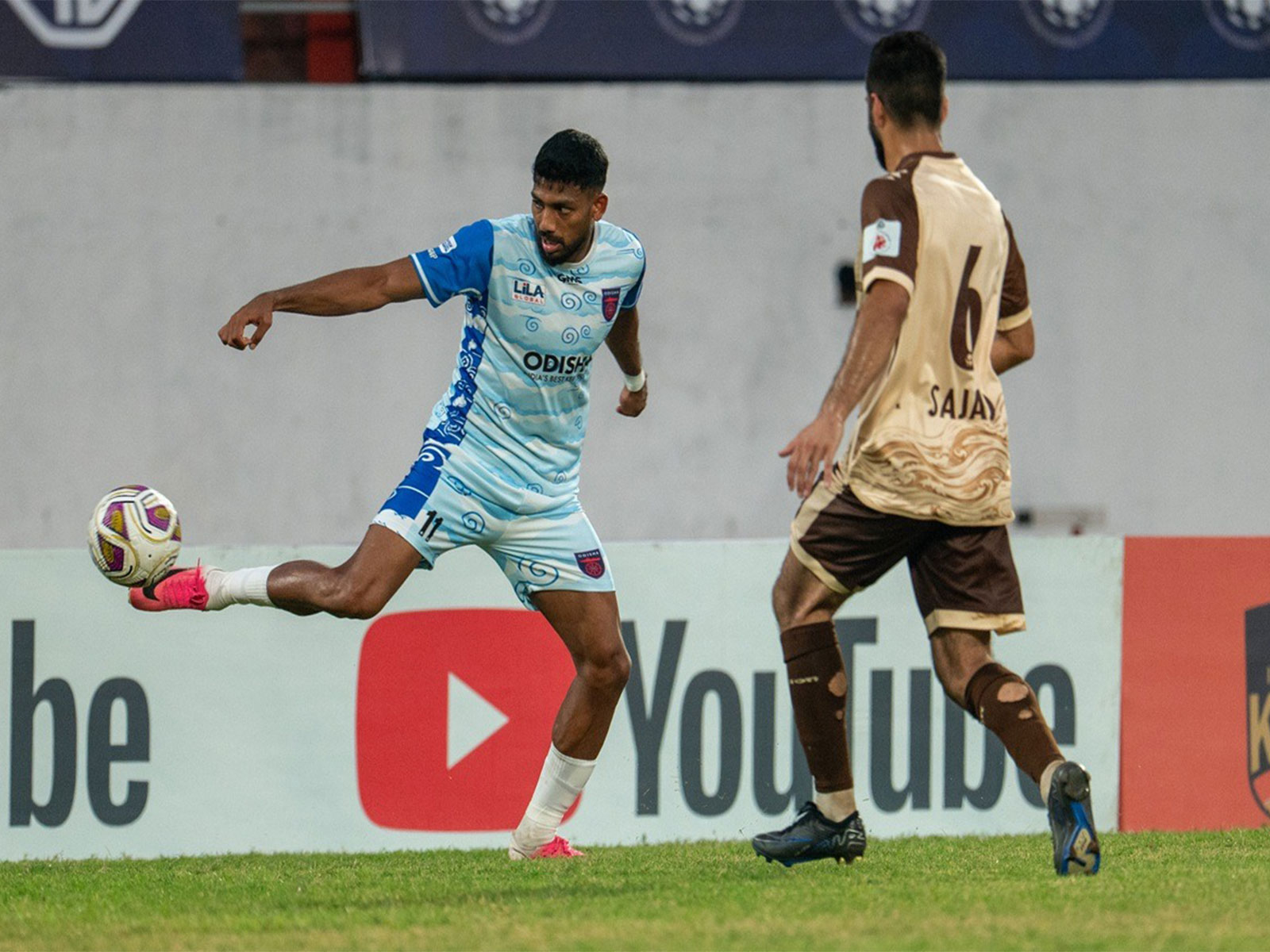 Inter Kashi and Odisha FC in action. (Photo: ISL)