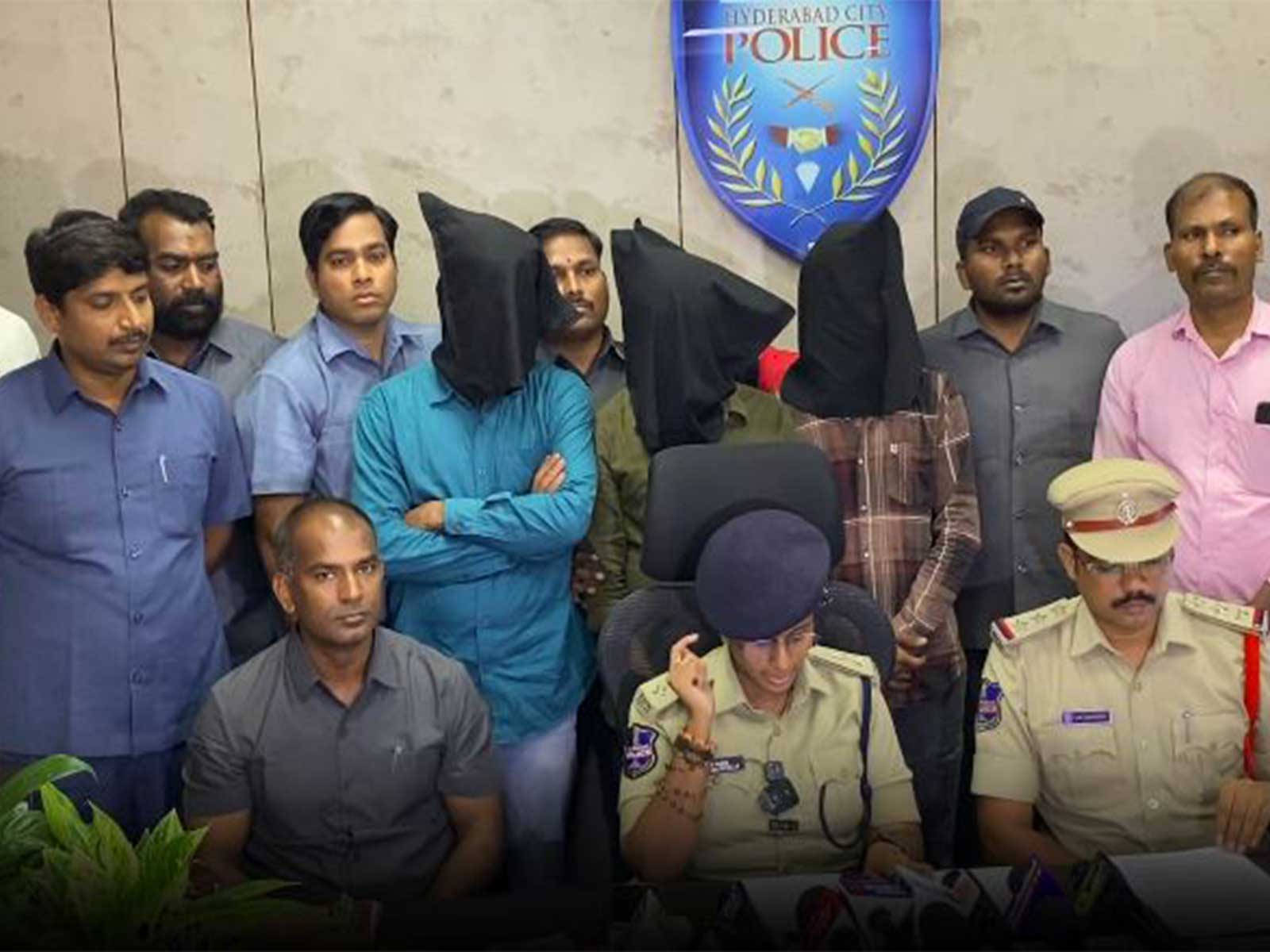 The accused along with police (Photo/ANI)